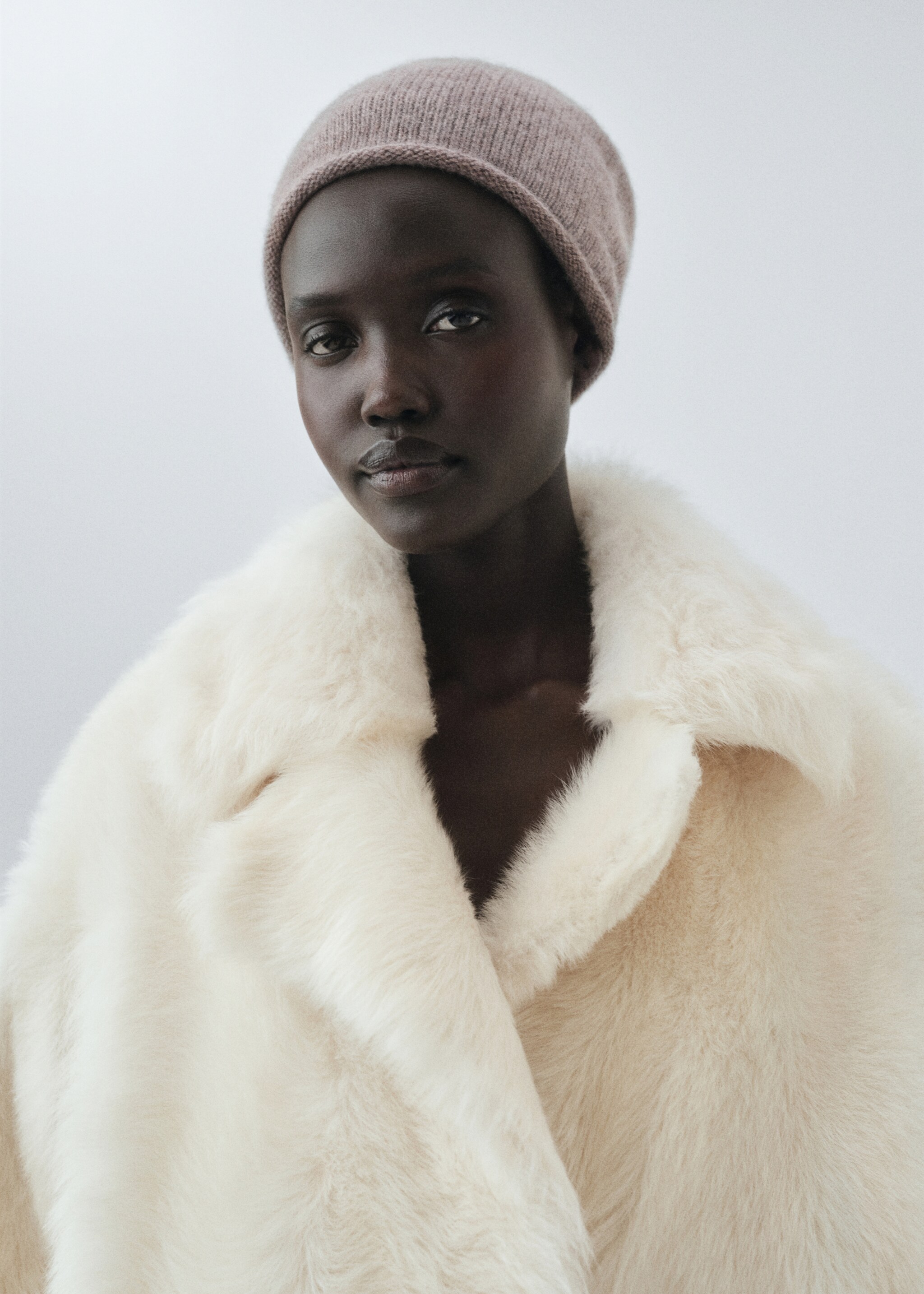 100% cashmere beanie - Details of the article 9, Medium Brown. Ref: 17035976-00.