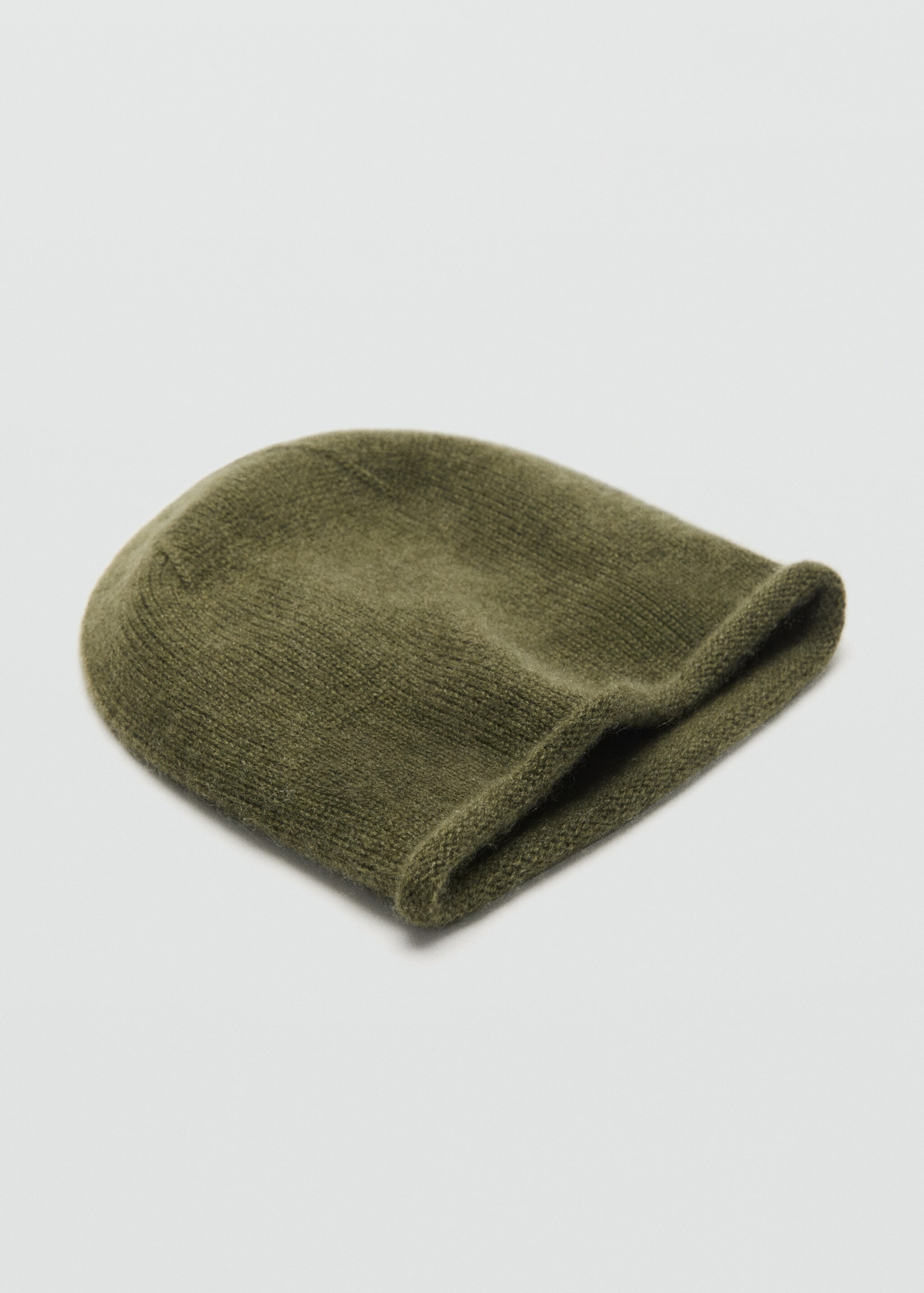 100% cashmere beanie - Medium plane, Medium Green. Ref: 17035976-00.