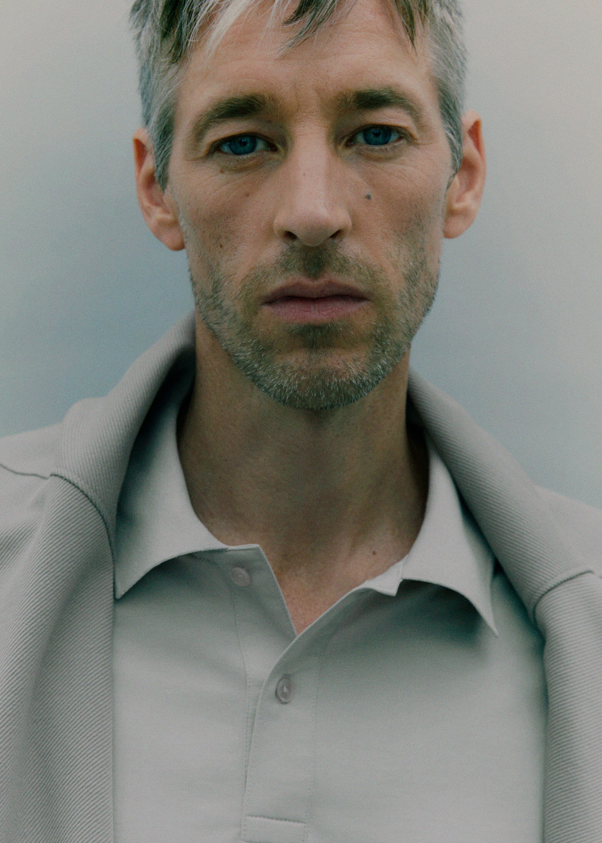 Slim-fit Thermolite® polo shirt - Details of the article 3, Ice Grey. Ref: 17035977-00.