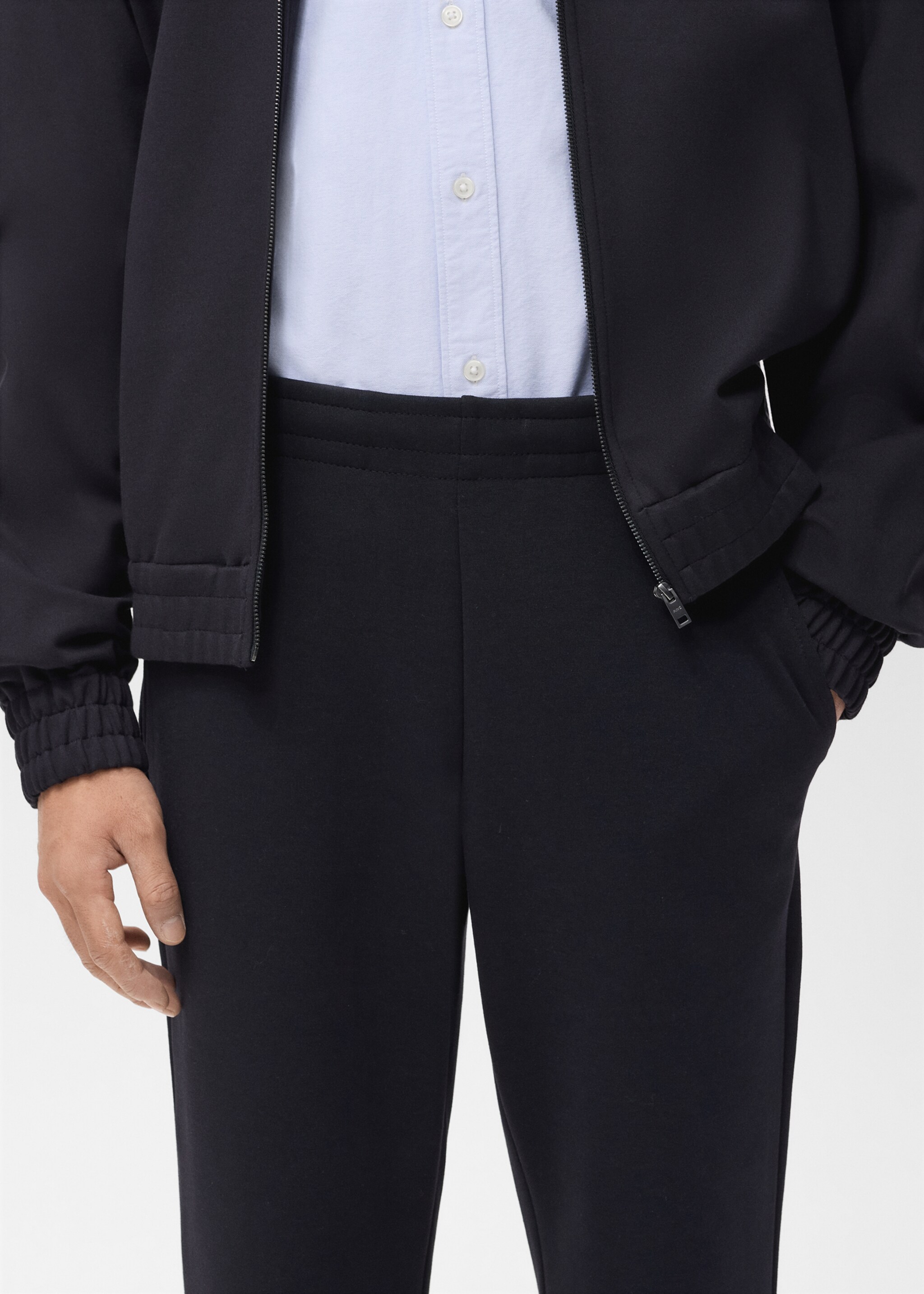 Cotton joggers with elastic waist - Details of the article 6, Navy. Ref: 17035978-00.