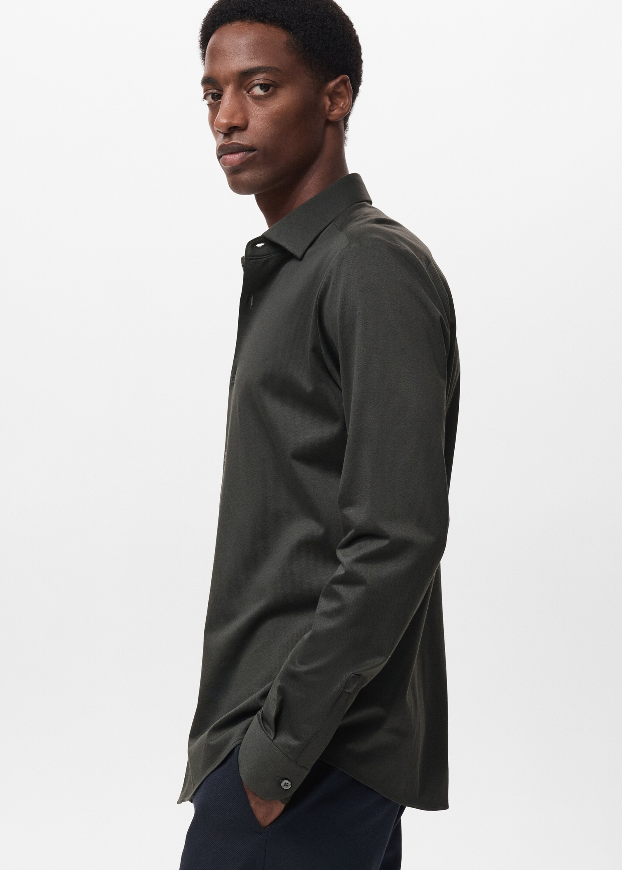 Camisa comfort stretch non iron - Detalle del artículo 2, Verde oscuro. Ref: 17035981-00.