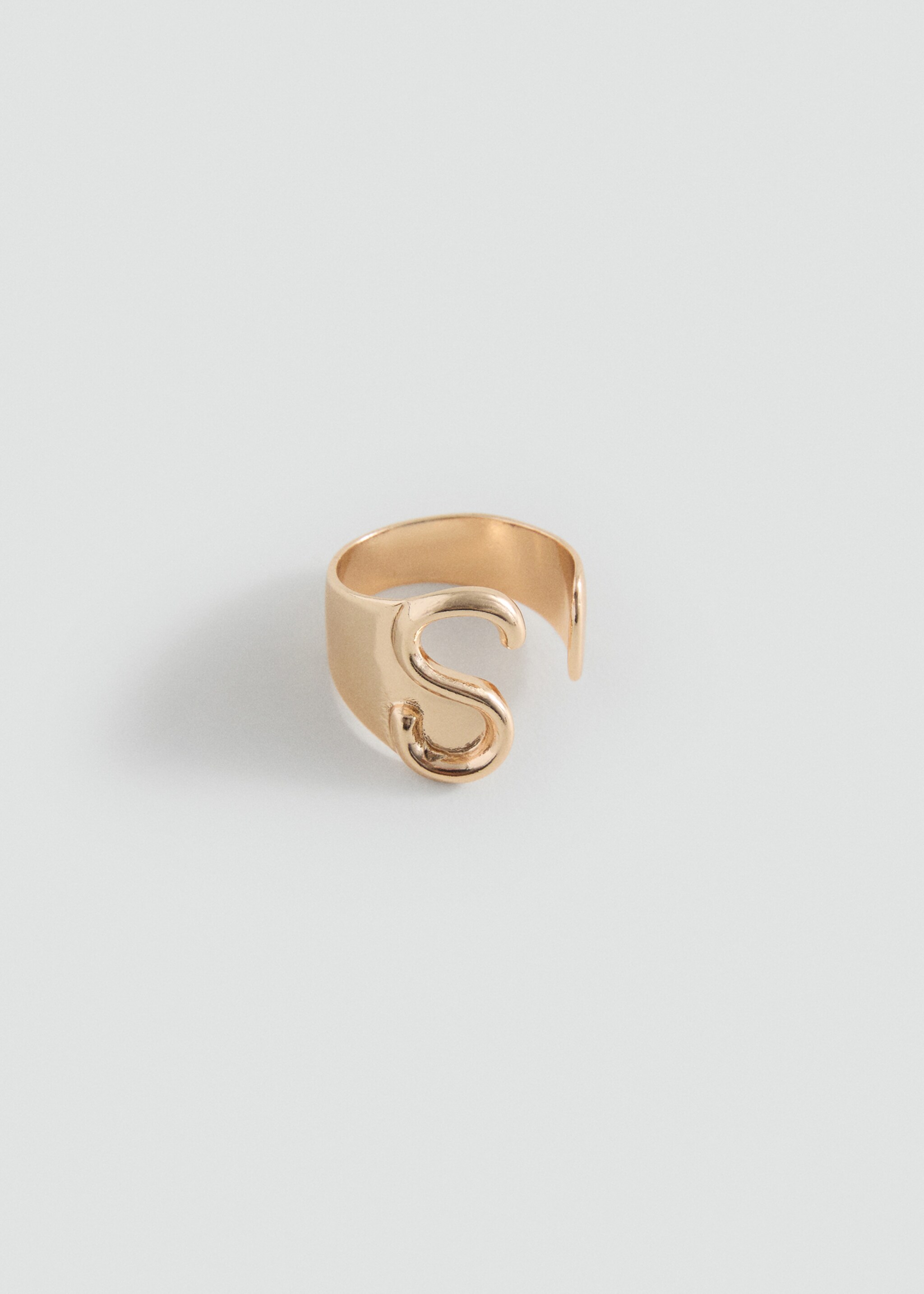 Letter design ring - Article without model, Gold. Ref: 17035995-00.
