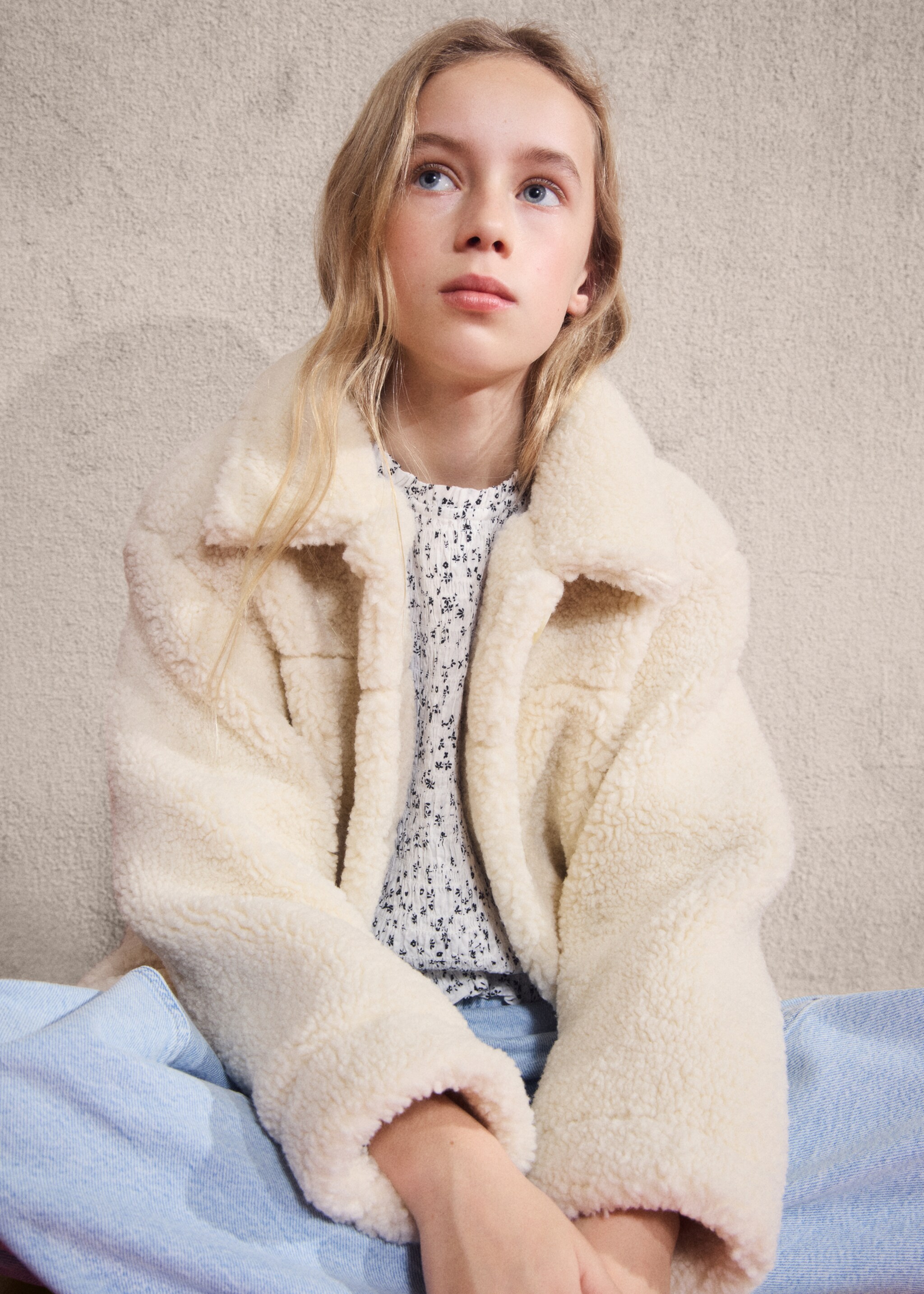 معطف بتأثير جلد الغنم - تفاصيل المنتج 6, بيج فاتح. Ref: 17036329-00.