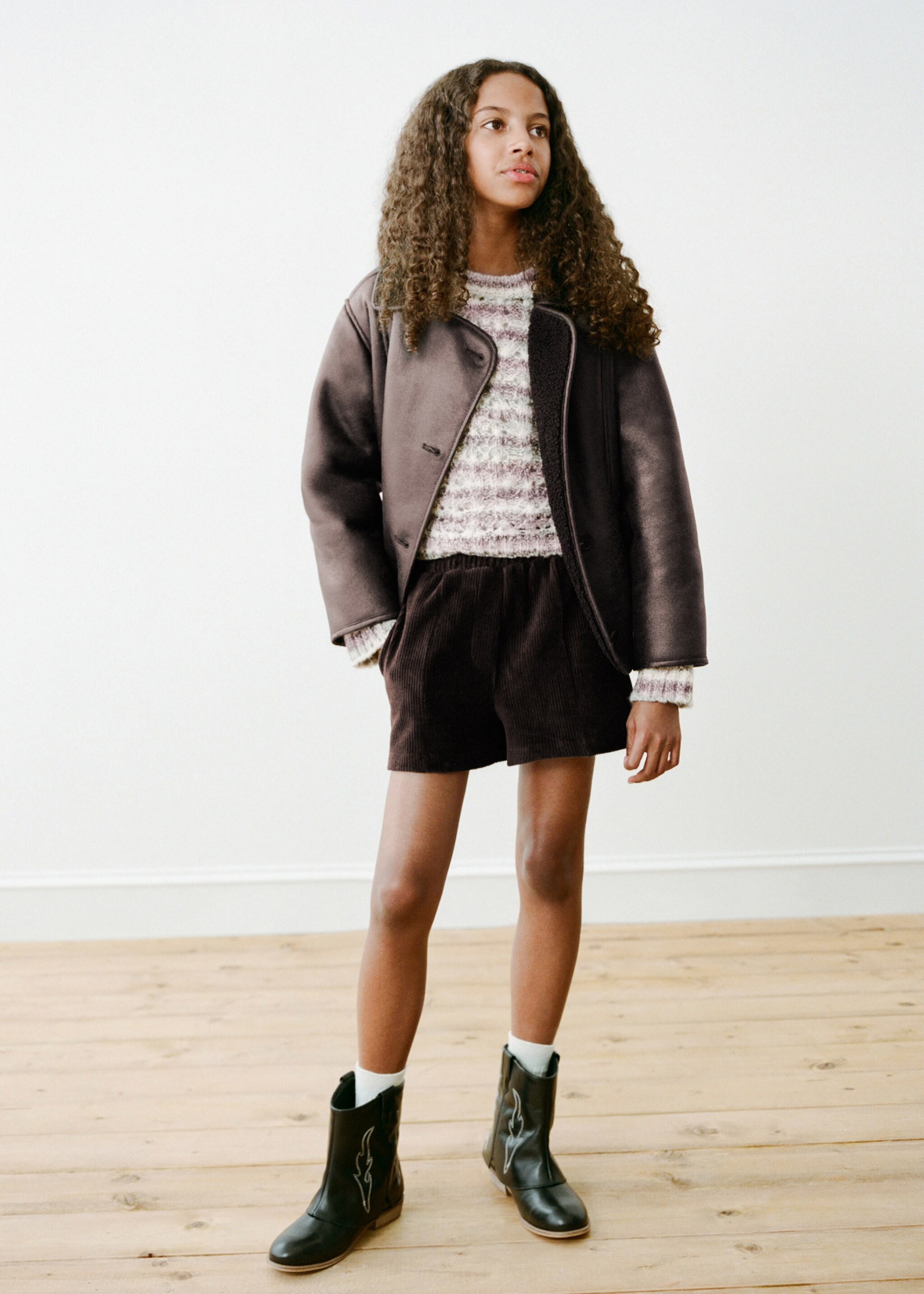 Coat with fur-effect lining - Details of the article 6, Chocolate. Ref: 17036330-00.