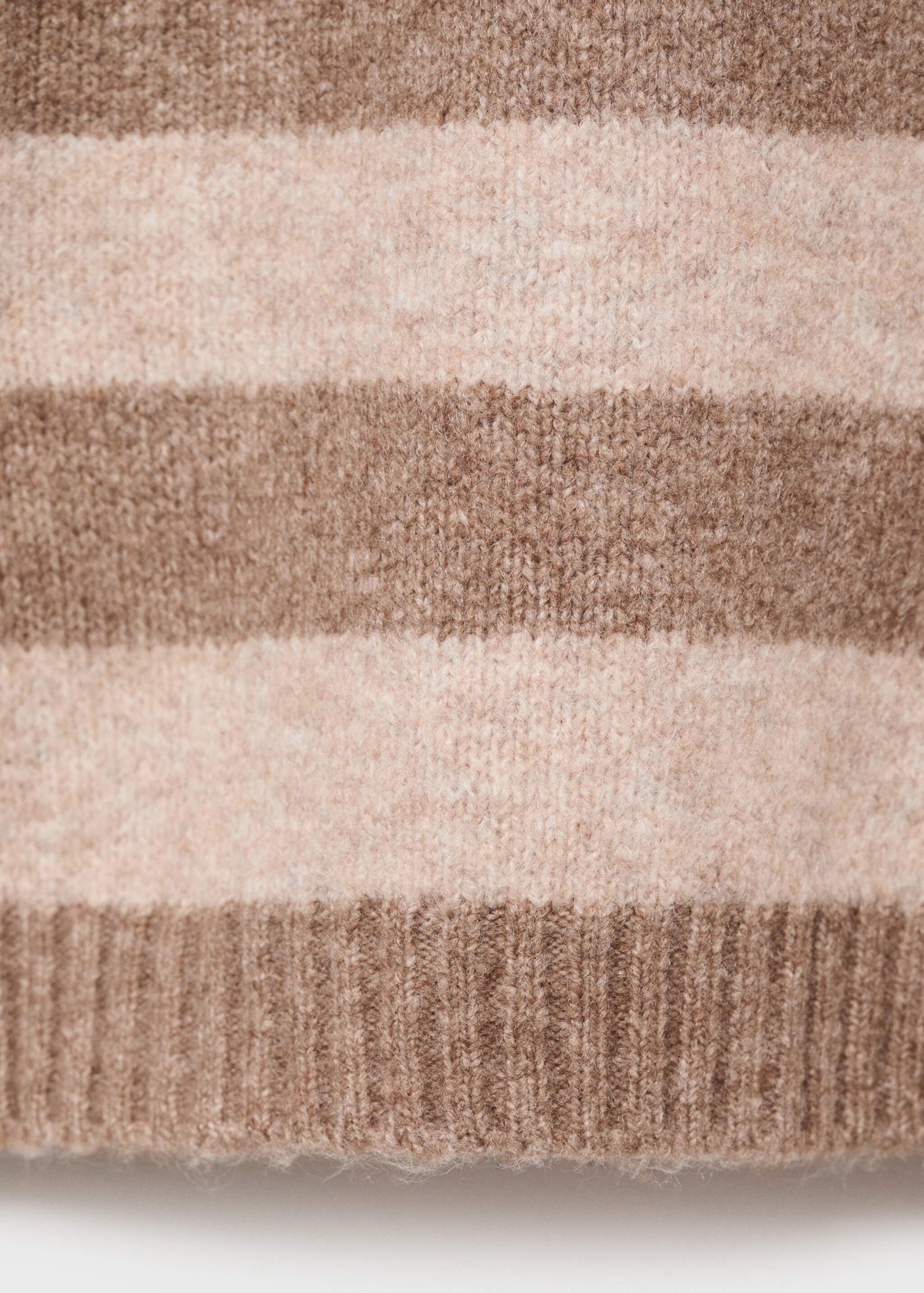 Sweater rolo - Details of the article 0, Brown. Ref: 17036337-00.