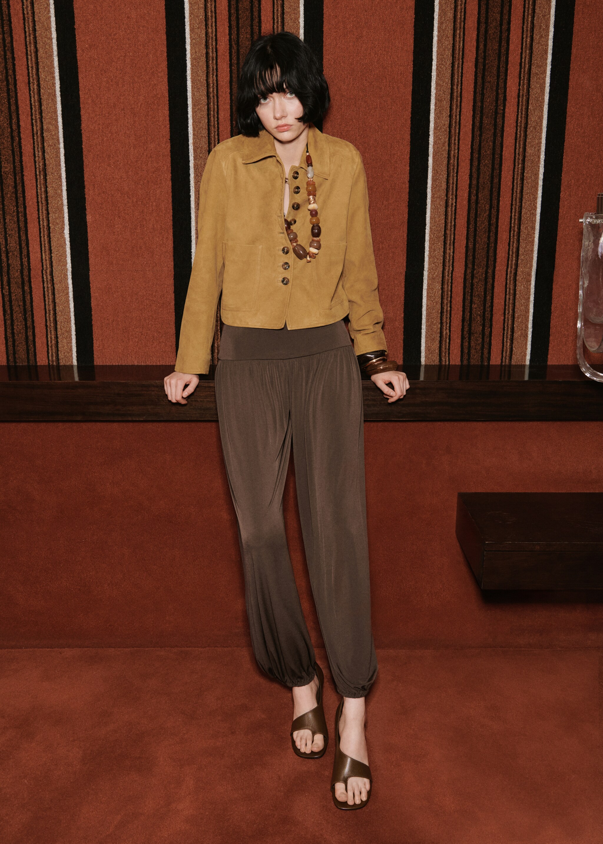 Veste daim boutons - Plan moyen, Ocre. Ref: 17036346-00.
