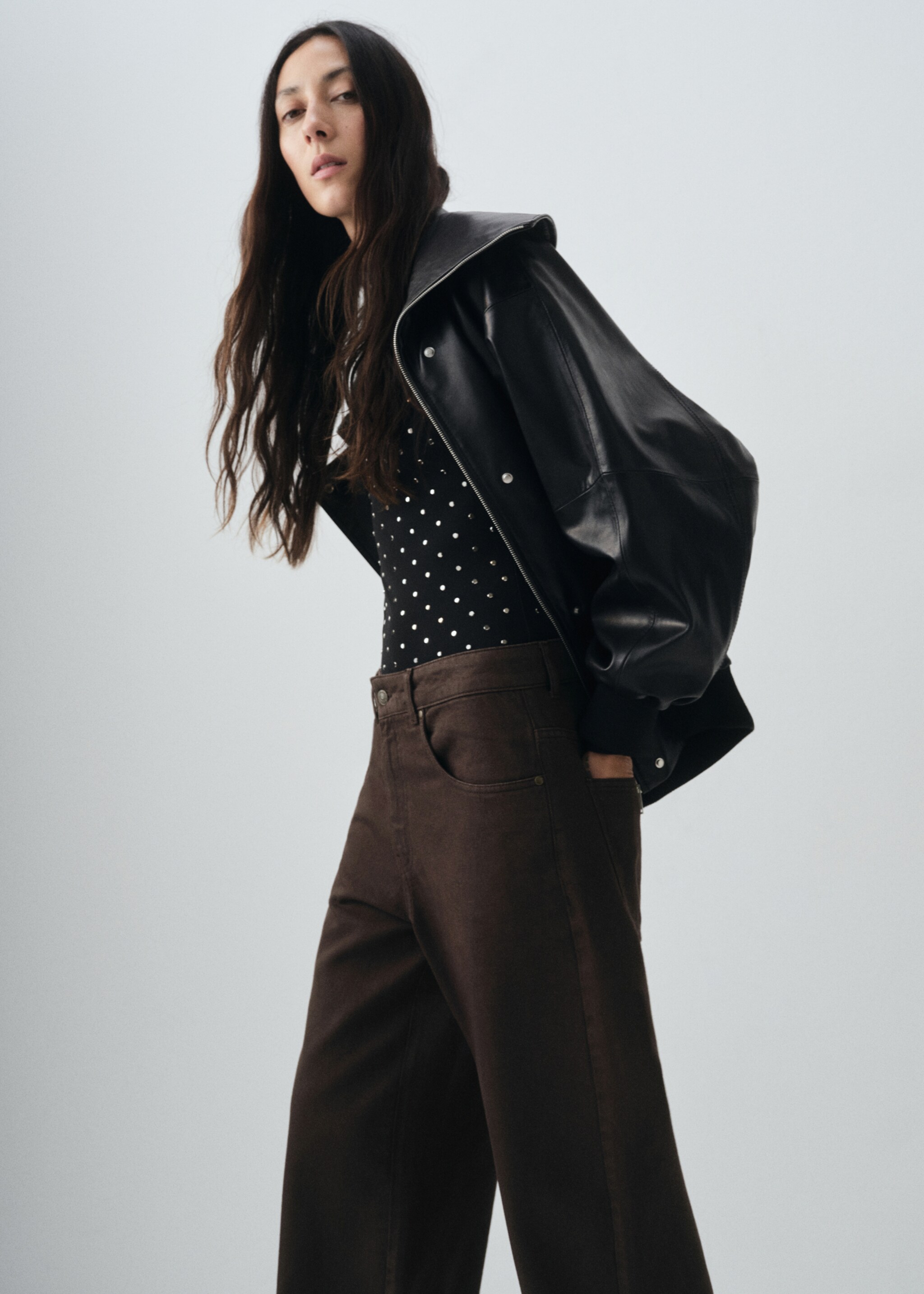 Mid-rise straight jeans - Details of the article 1, Chocolate. Ref: 17036357-00.