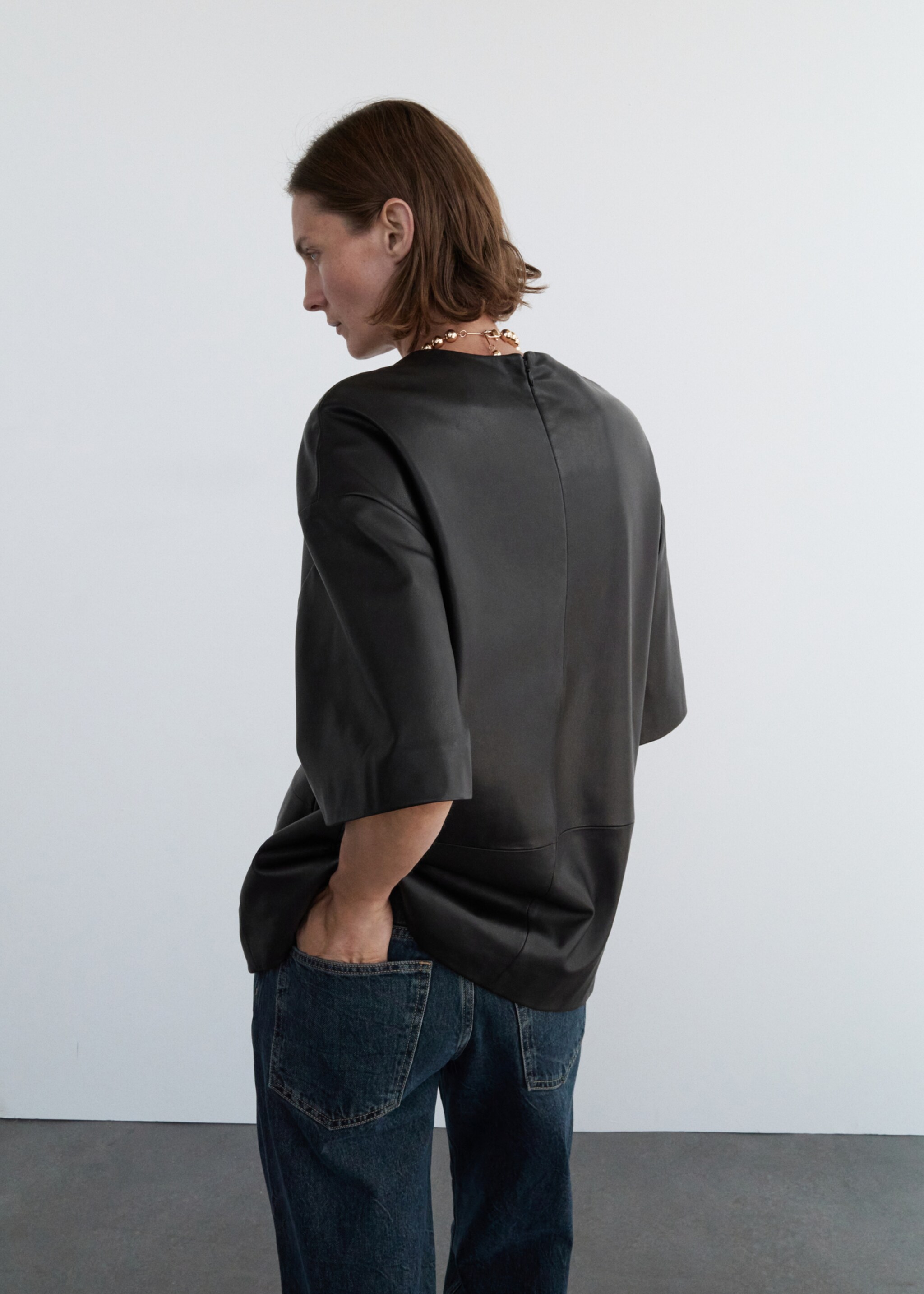 100% leather oversized t-shirt - Details of the article 1, Black. Ref: 17036358-00.