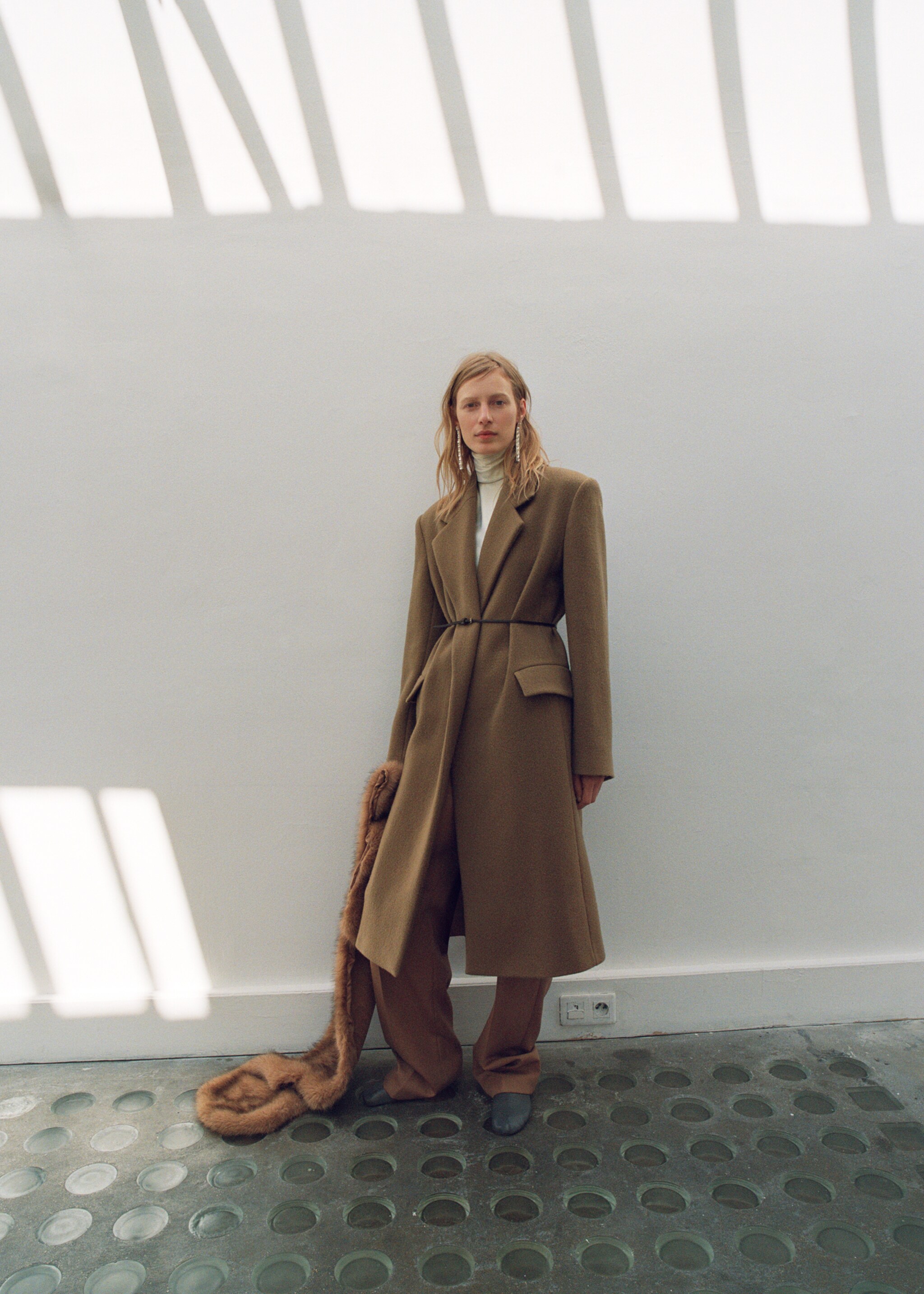 Lapels wool coat - Details of the article 9, Medium Brown. Ref: 17036361-00.