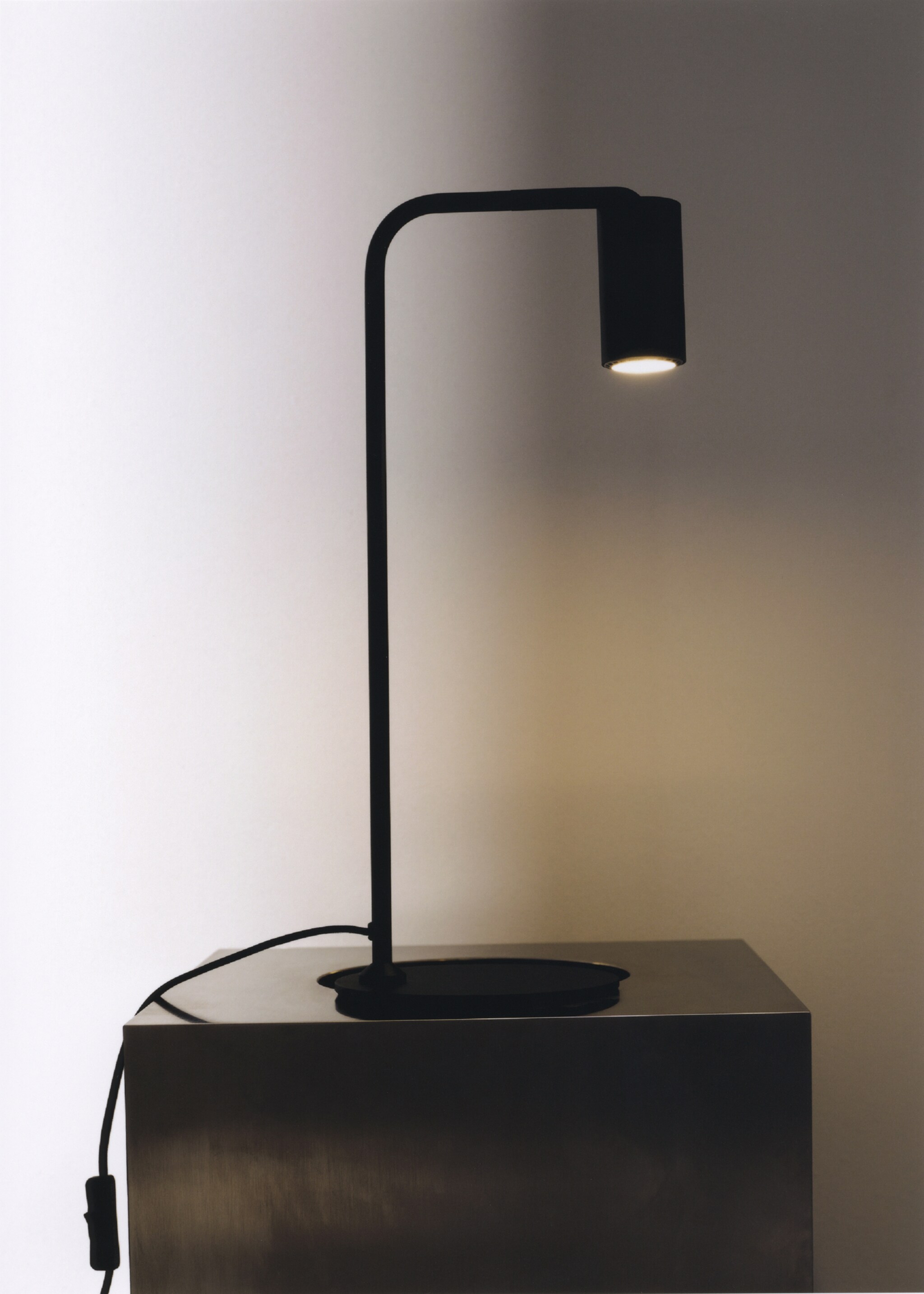 Llum taula metall focus - Detall de l'article 6, Negre. Ref: 17036724-00.