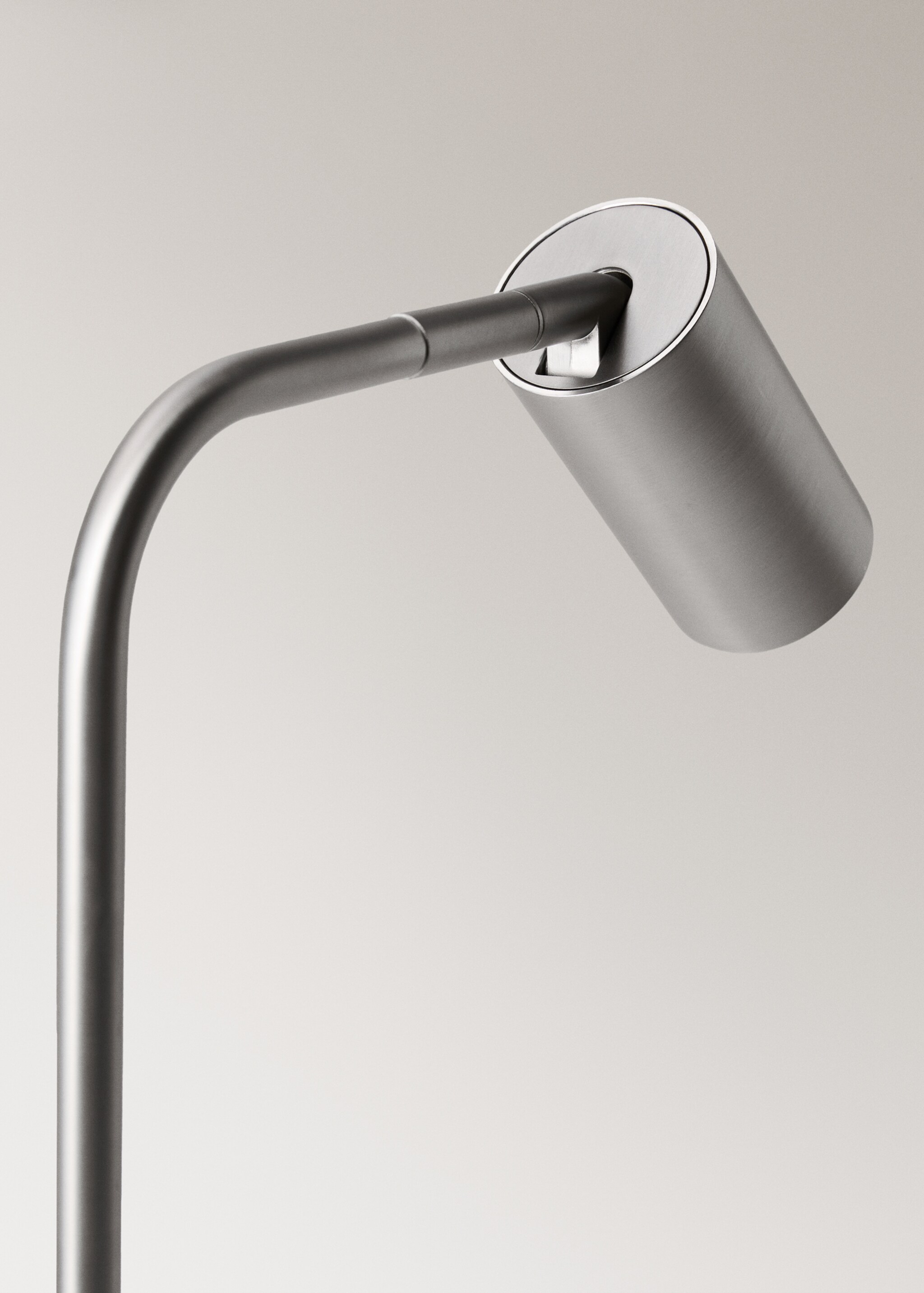 Metal table lamp with spotlight - Details of the article 1, Silver. Ref: 17036724-00.