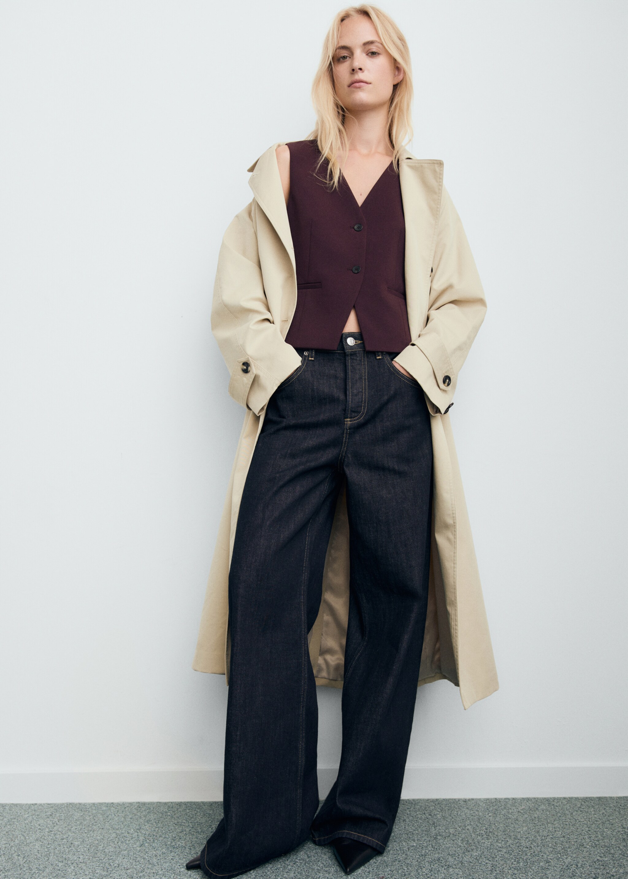 Slim-fit suit waistcoat - Details of the article 2, Plum. Ref: 17036732-00.