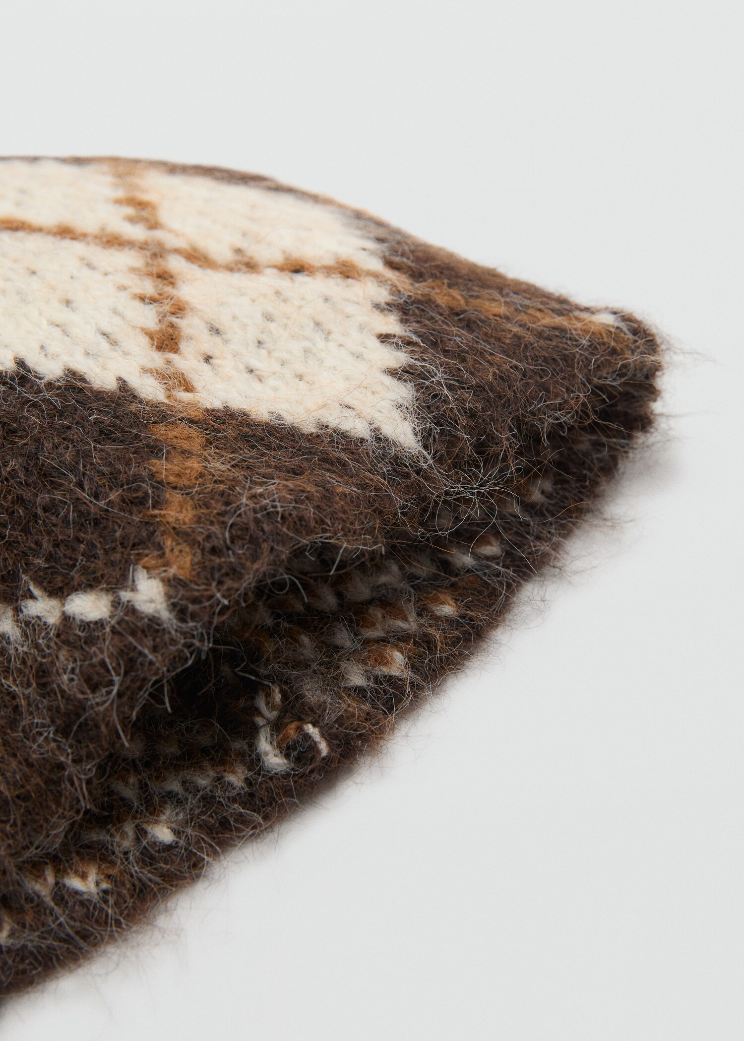 Gorro rombos - Plano medio