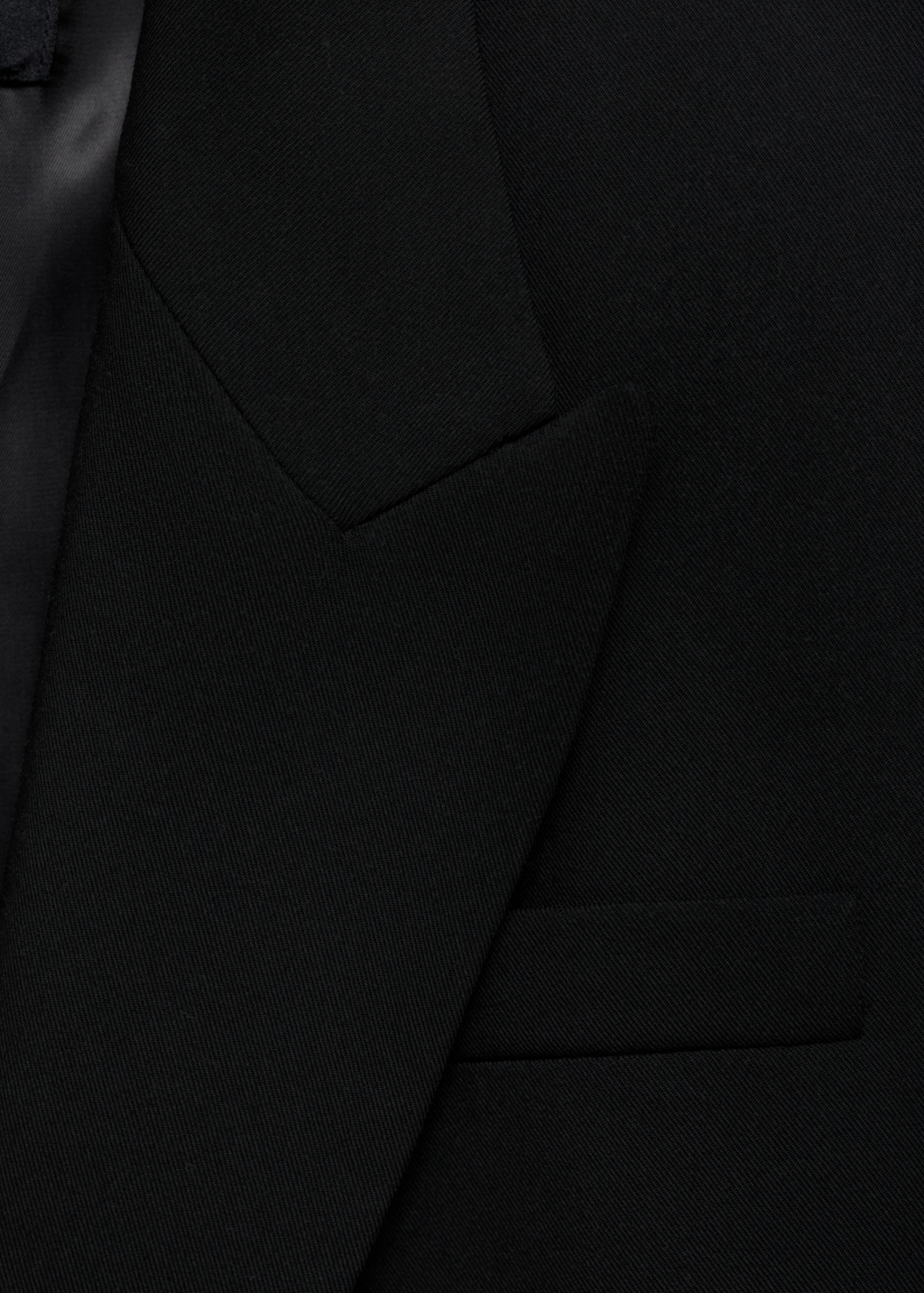 Suit blazer with flap pockets