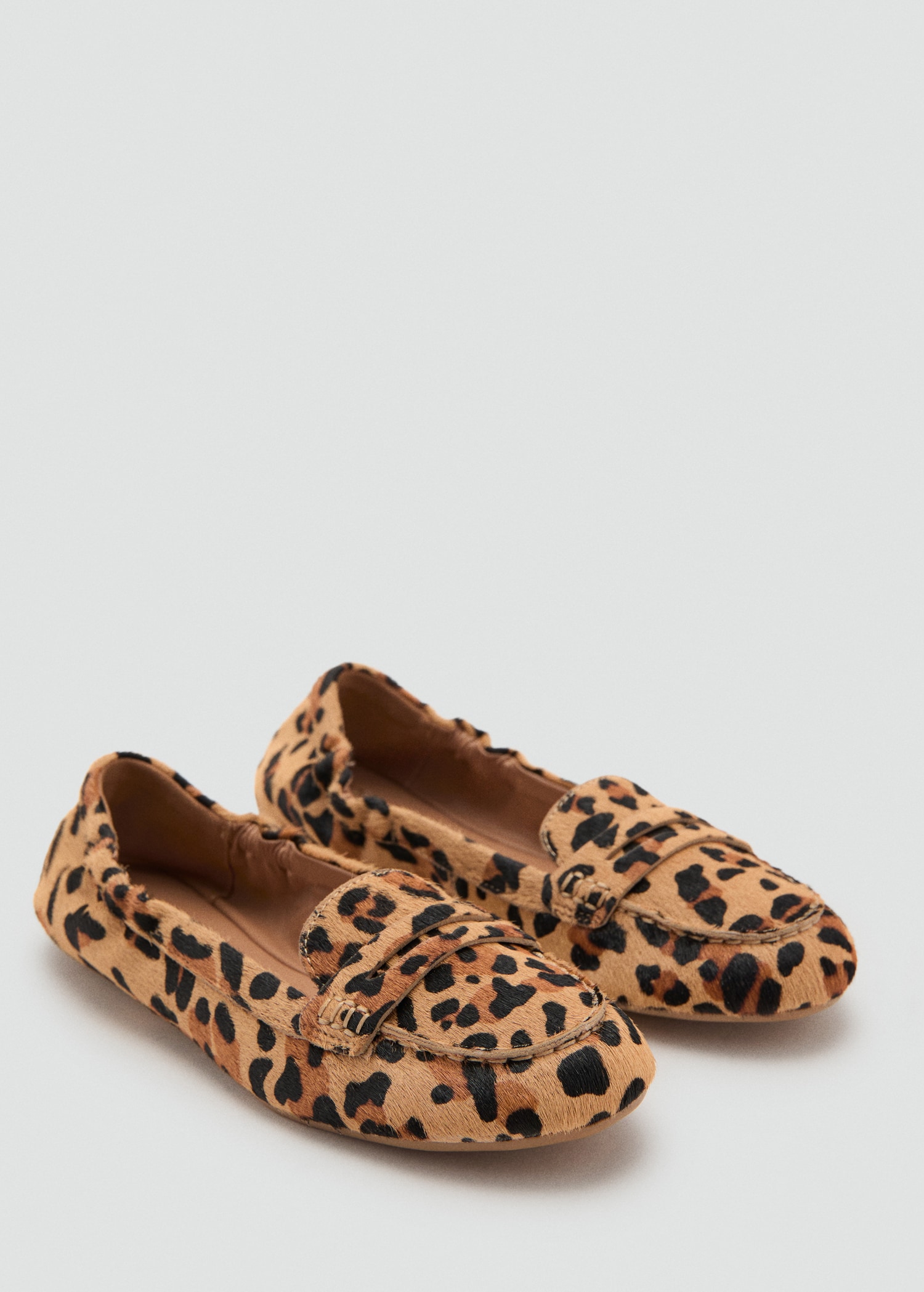 Leopard-print leather moccasins Women MANGO USA - Main Image