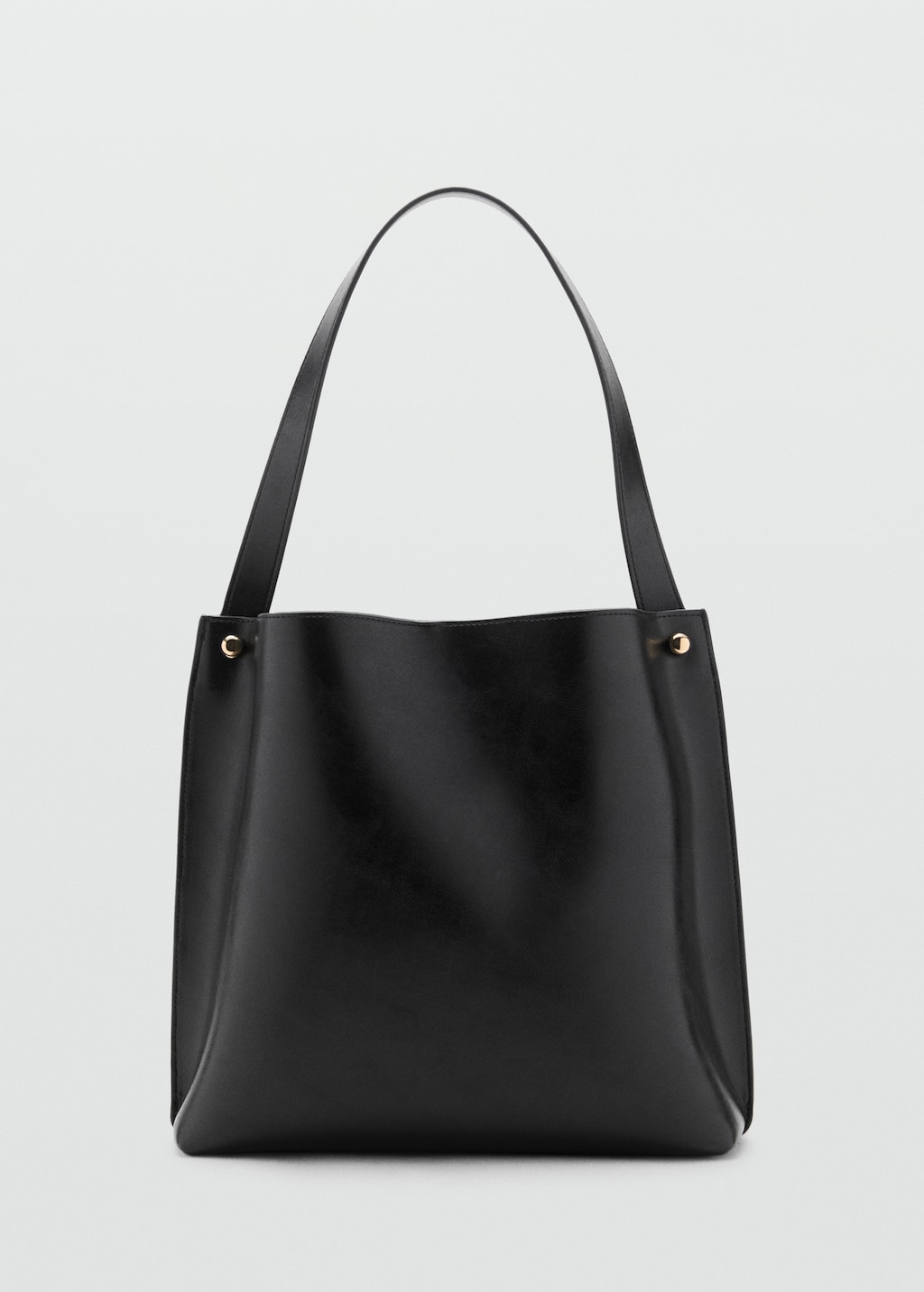 Bolso saca detalles metálicos