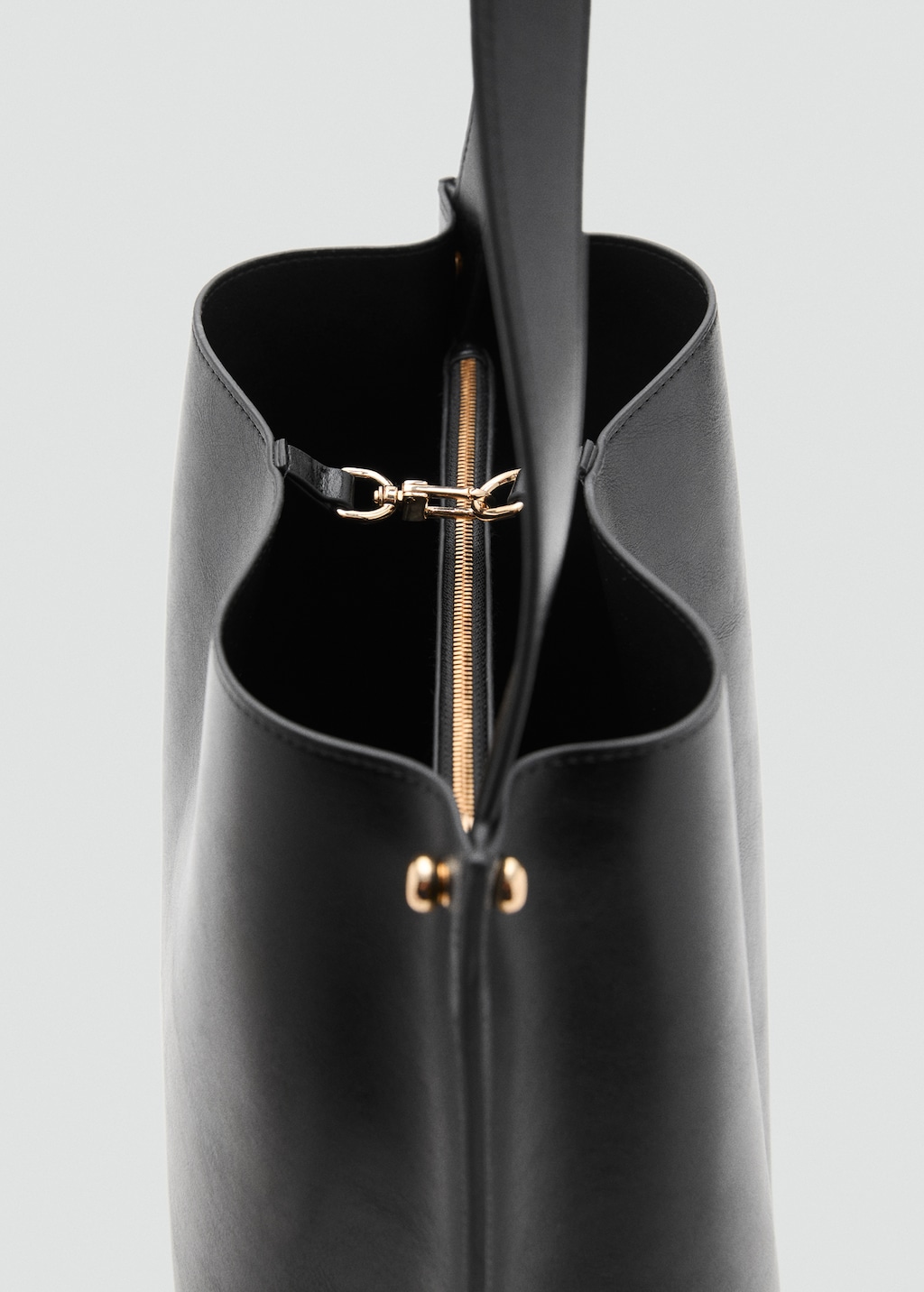 Bucket bag with metal details