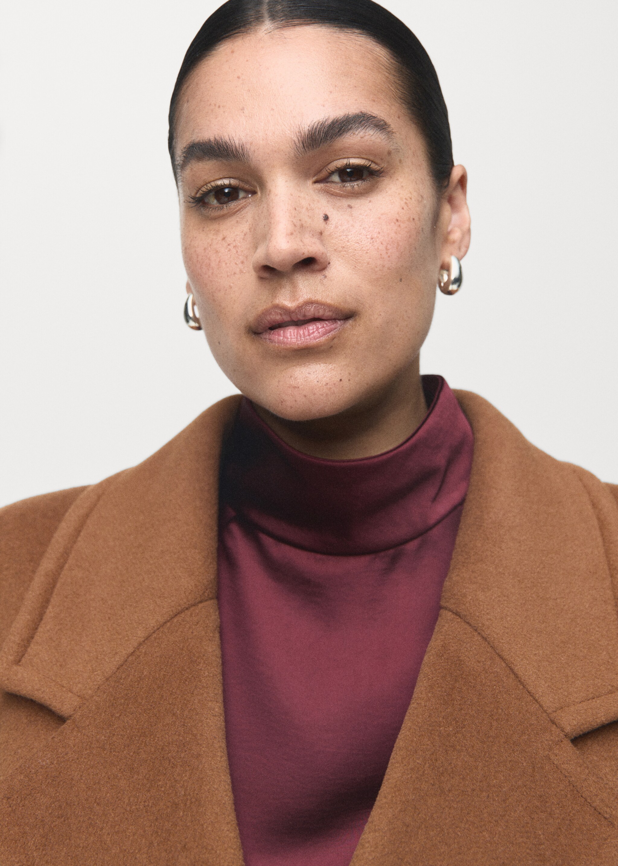 Double-breasted wool coat - Details of the article 4, Ochre. Ref: 17037769-00.