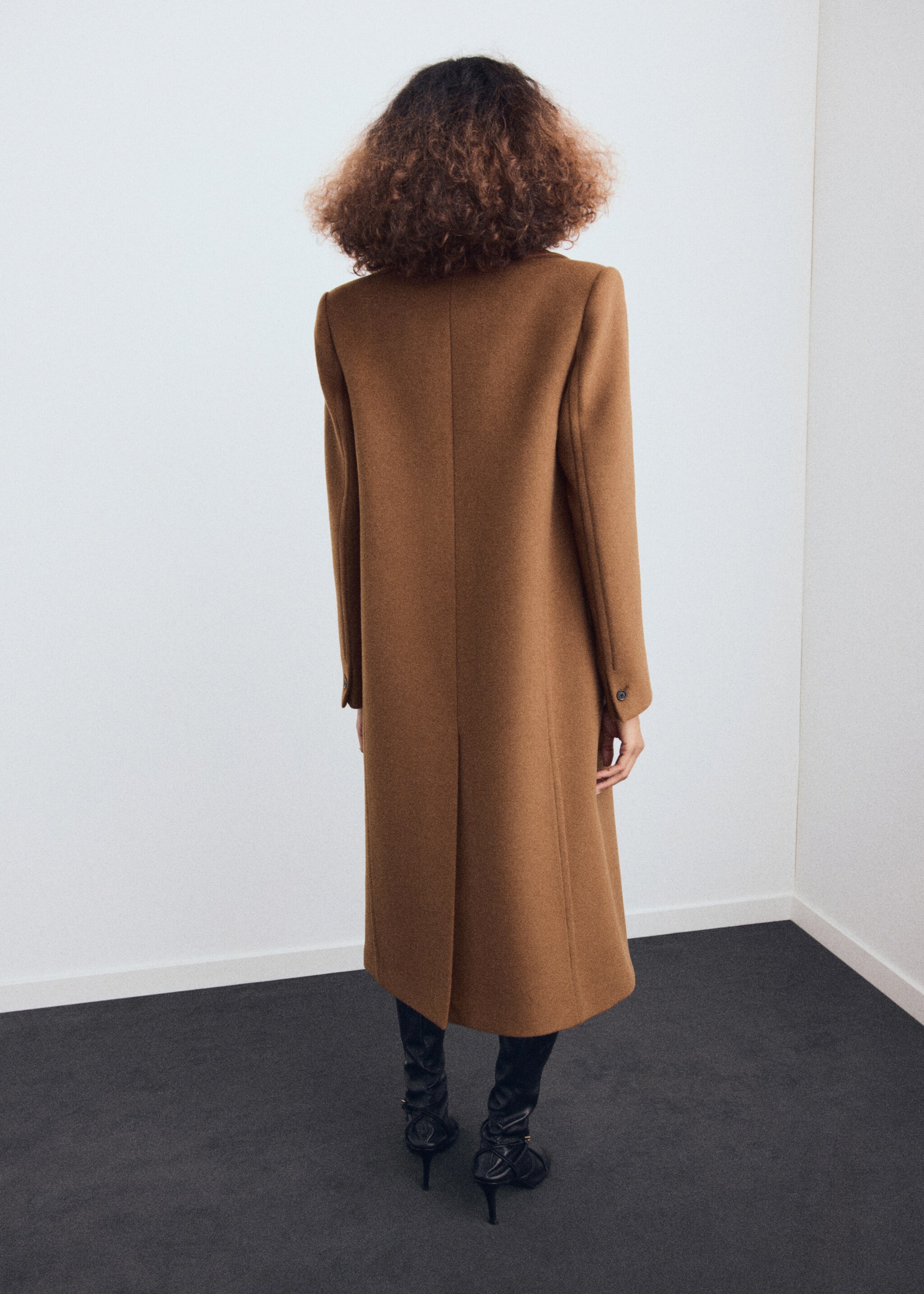 Double-breasted wool coat - Reverse of the article, Ochre. Ref: 17037769-00.