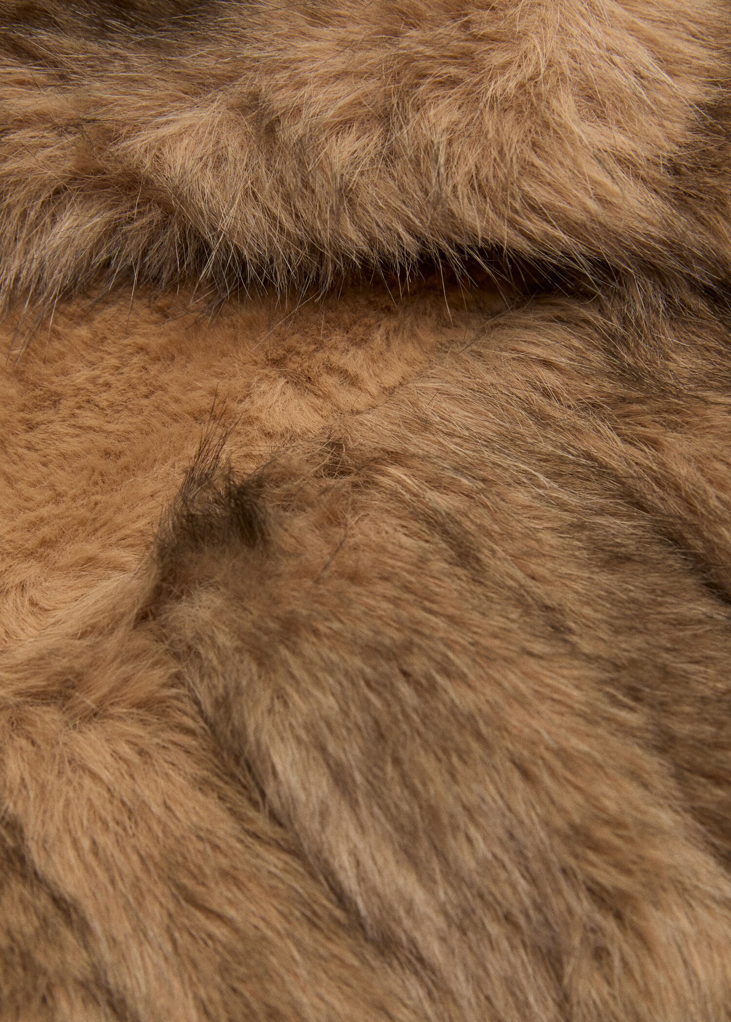 Langer Schal mit Pelzoptik - Detail des Artikels 1