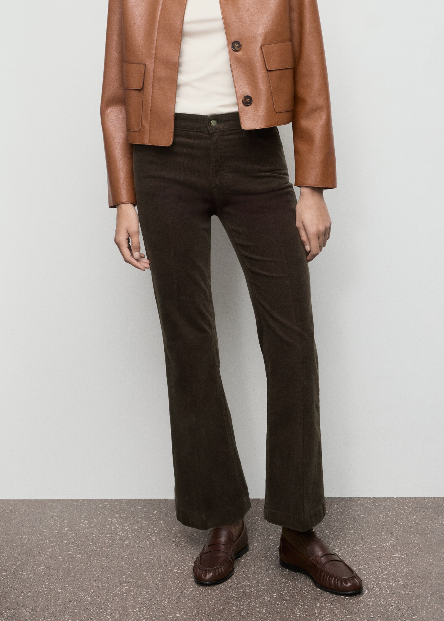 Flared-Jeans aus Cord - Mittlere Ansicht