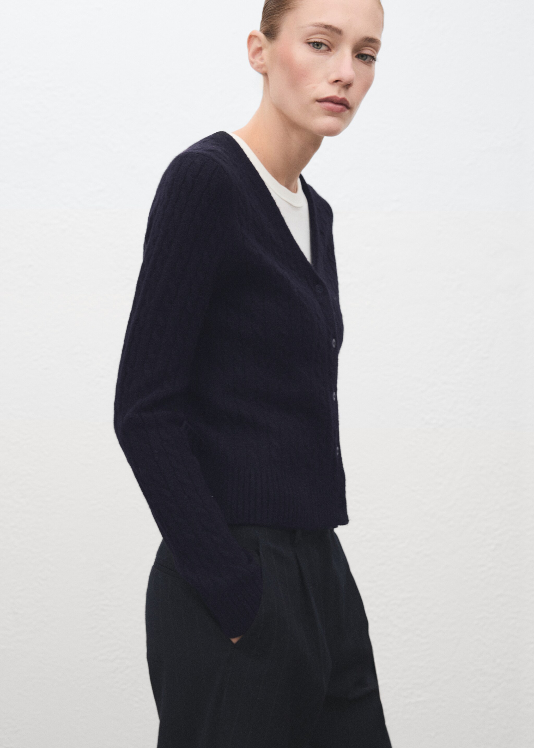 Knitted braided cardigan - Medium plane, Dark Navy. Ref: 17037782-00.