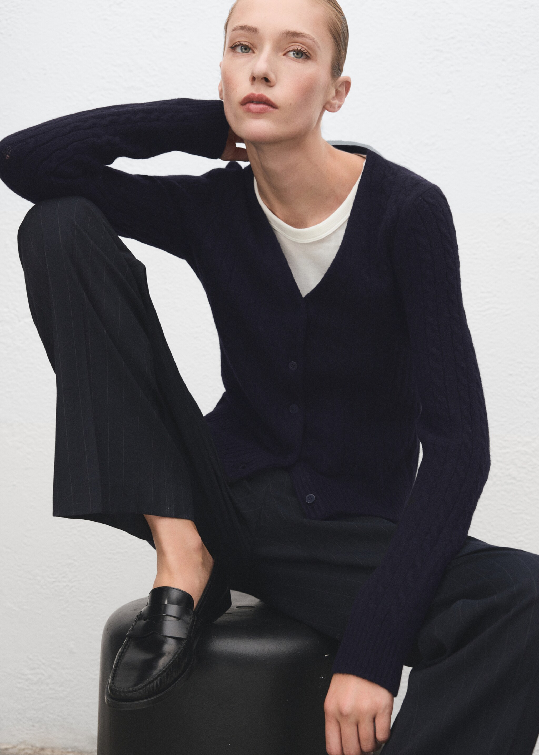 Knitted braided cardigan - Details of the article 1, Dark Navy. Ref: 17037782-00.
