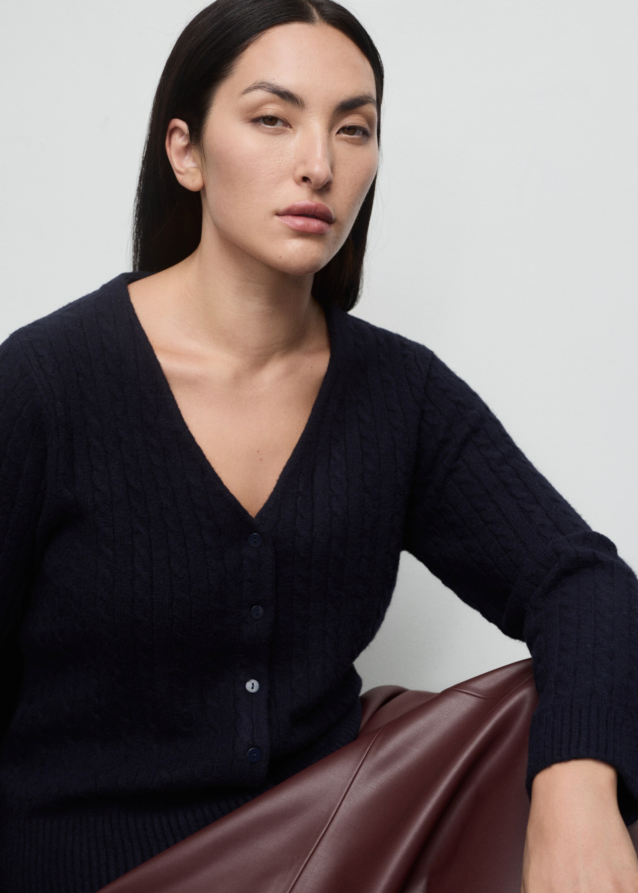 Knitted braided cardigan - Details of the article 4, Dark Navy. Ref: 17037782-00.