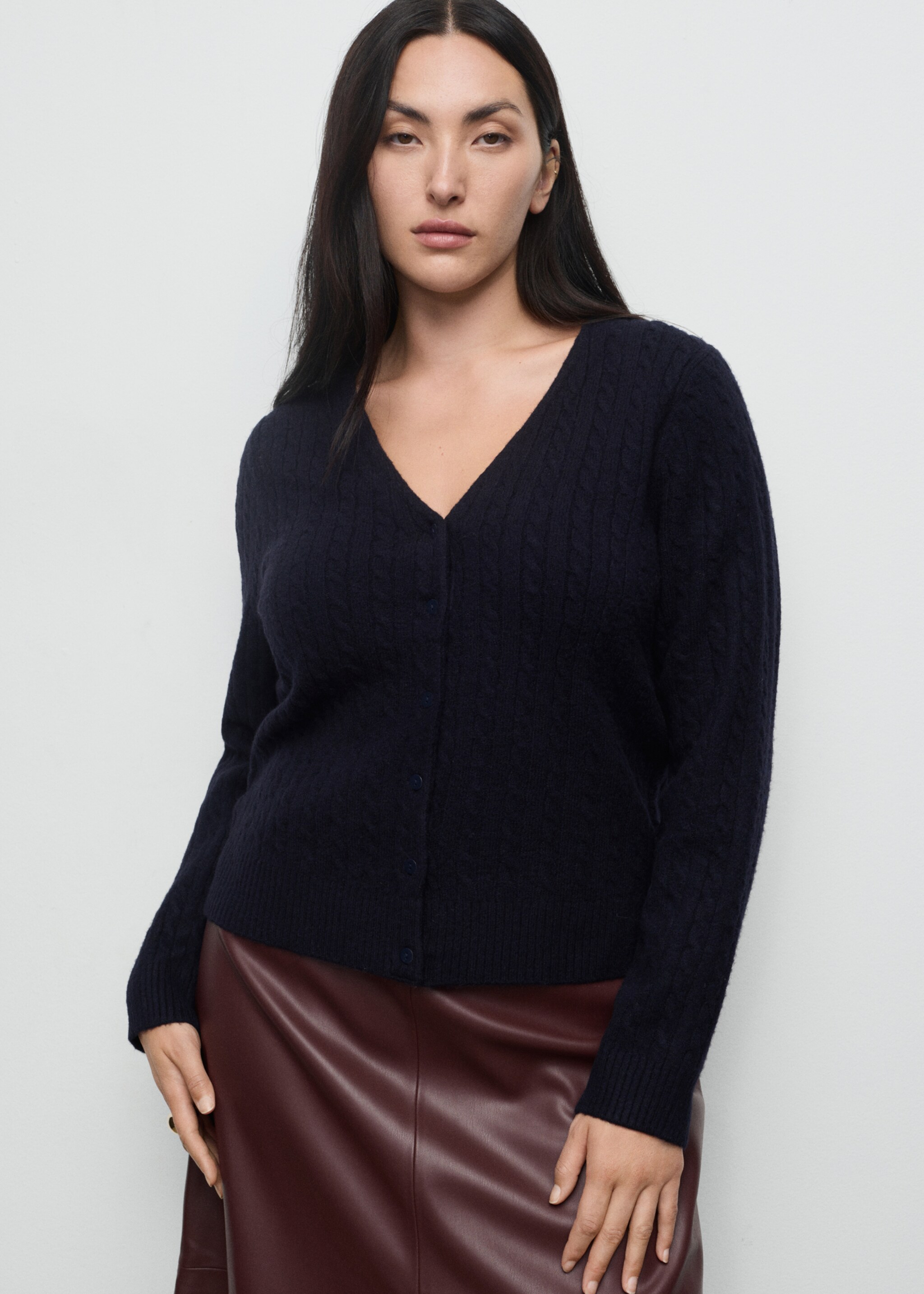 Knitted braided cardigan - Details of the article 5, Dark Navy. Ref: 17037782-00.