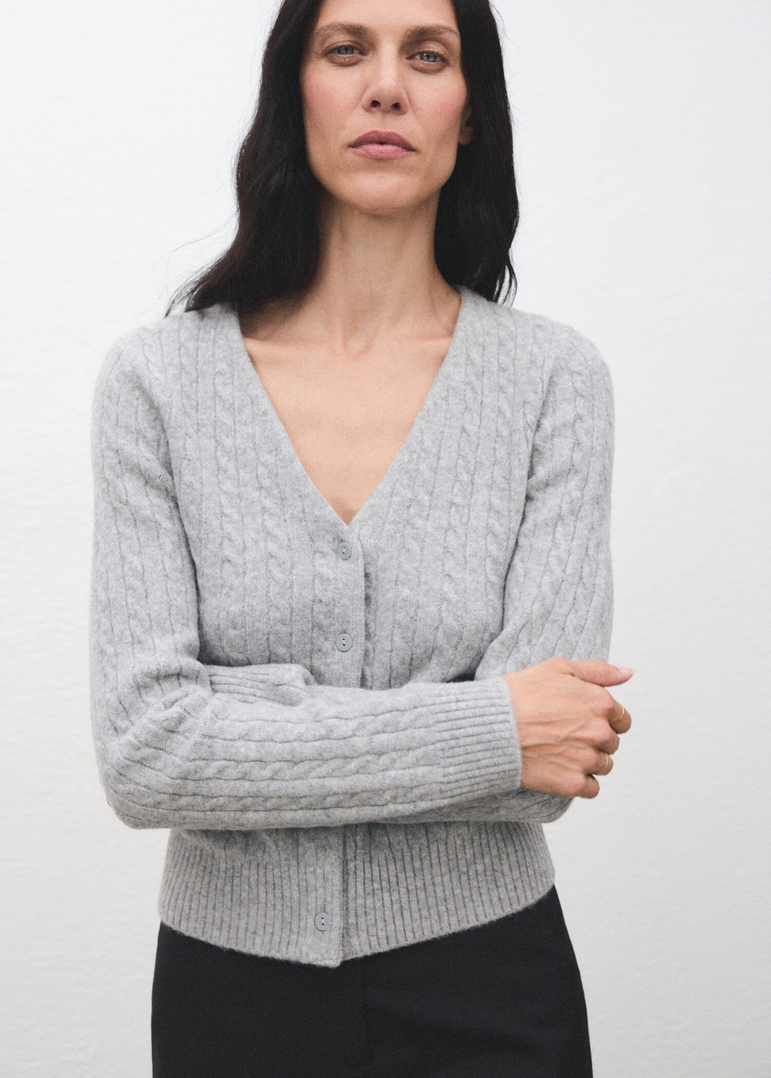 Knitted braided cardigan - Medium plane