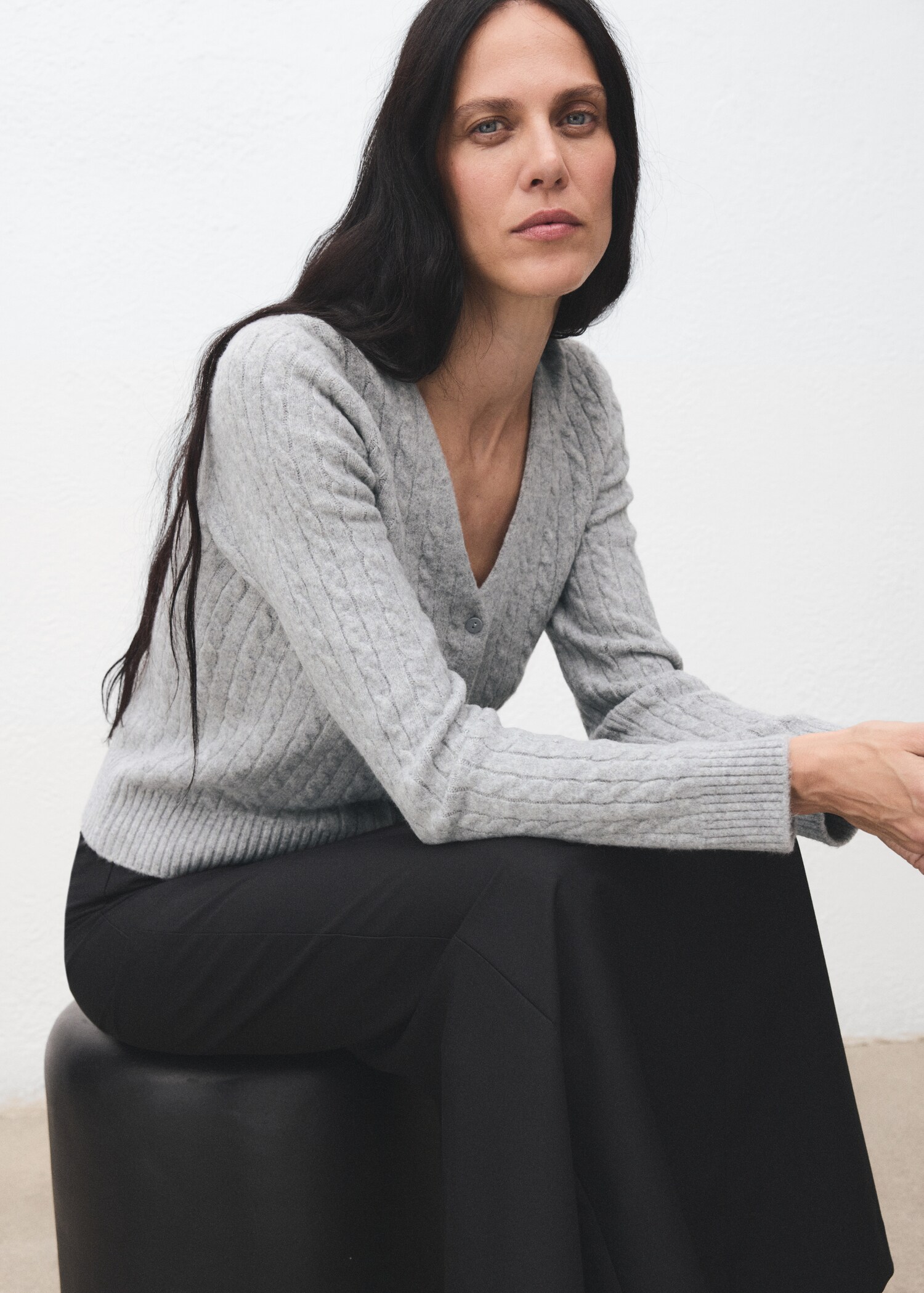 Knitted braided cardigan - Details of the article 2