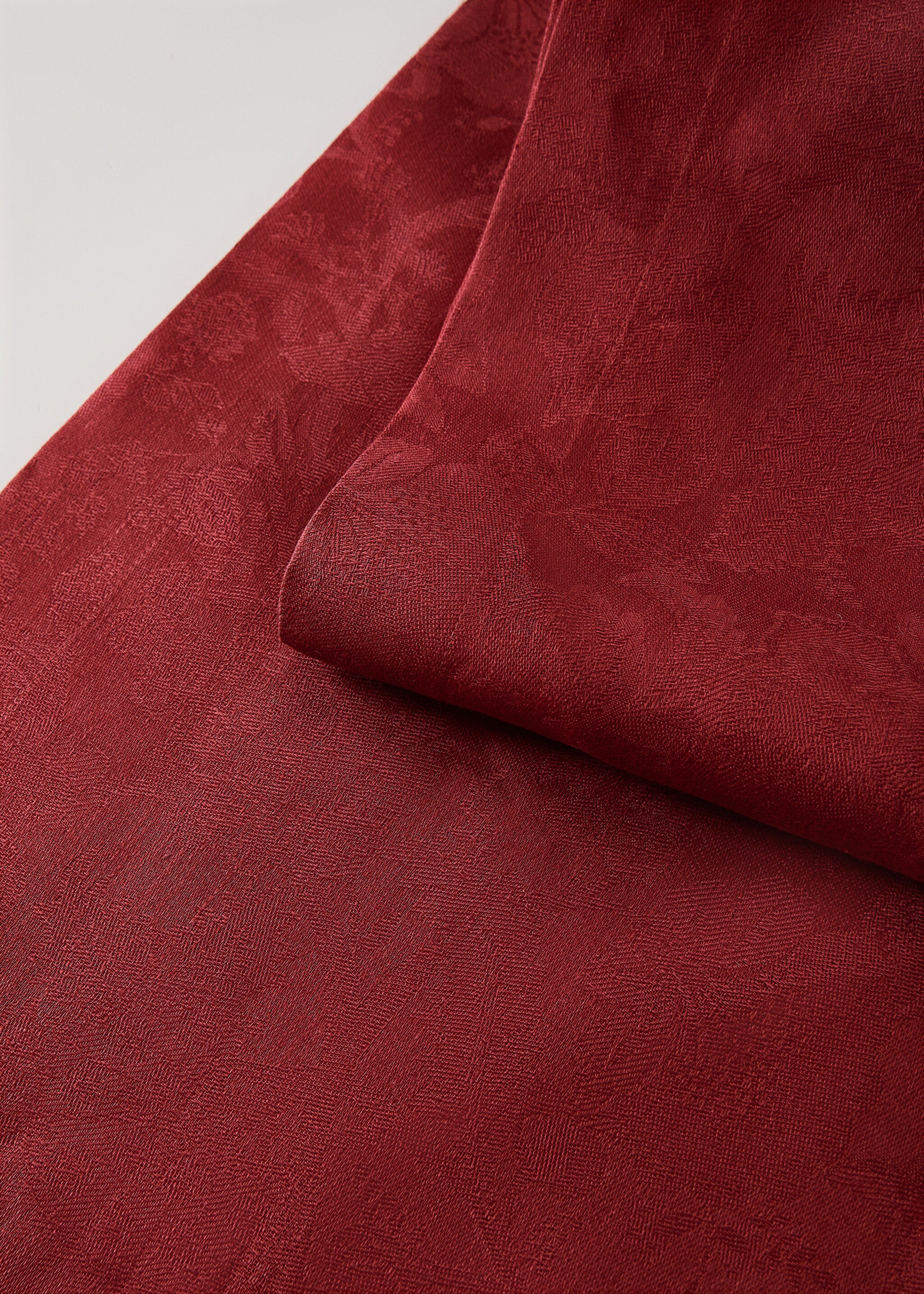 Jacquard linen floral table runner - Details of the article 1, Red. Ref: 17037783-00.