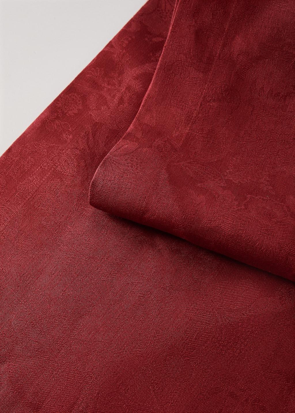 Jacquard linen floral table runner