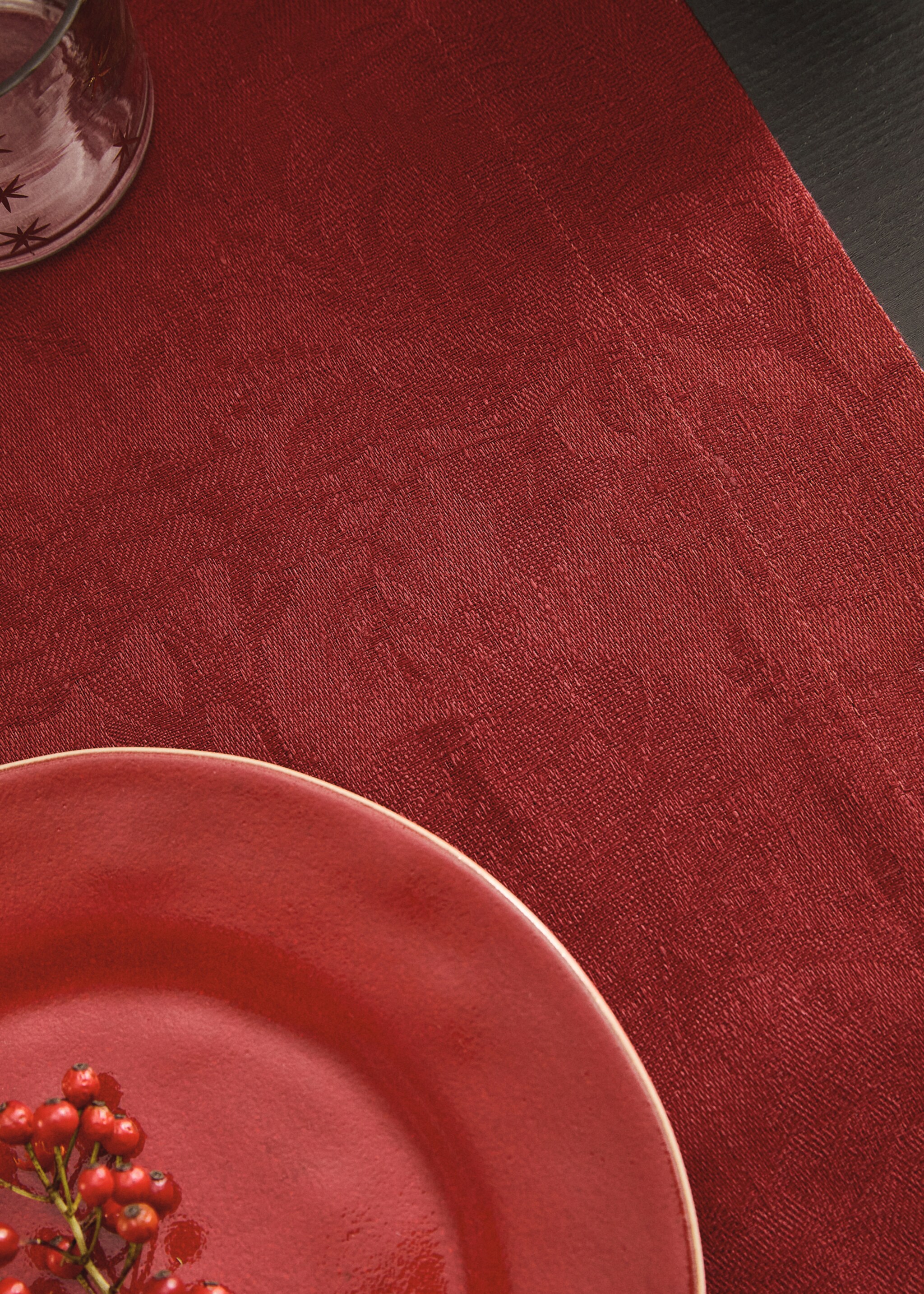 Jacquard linen floral table runner - Details of the article 7, Red. Ref: 17037783-00.