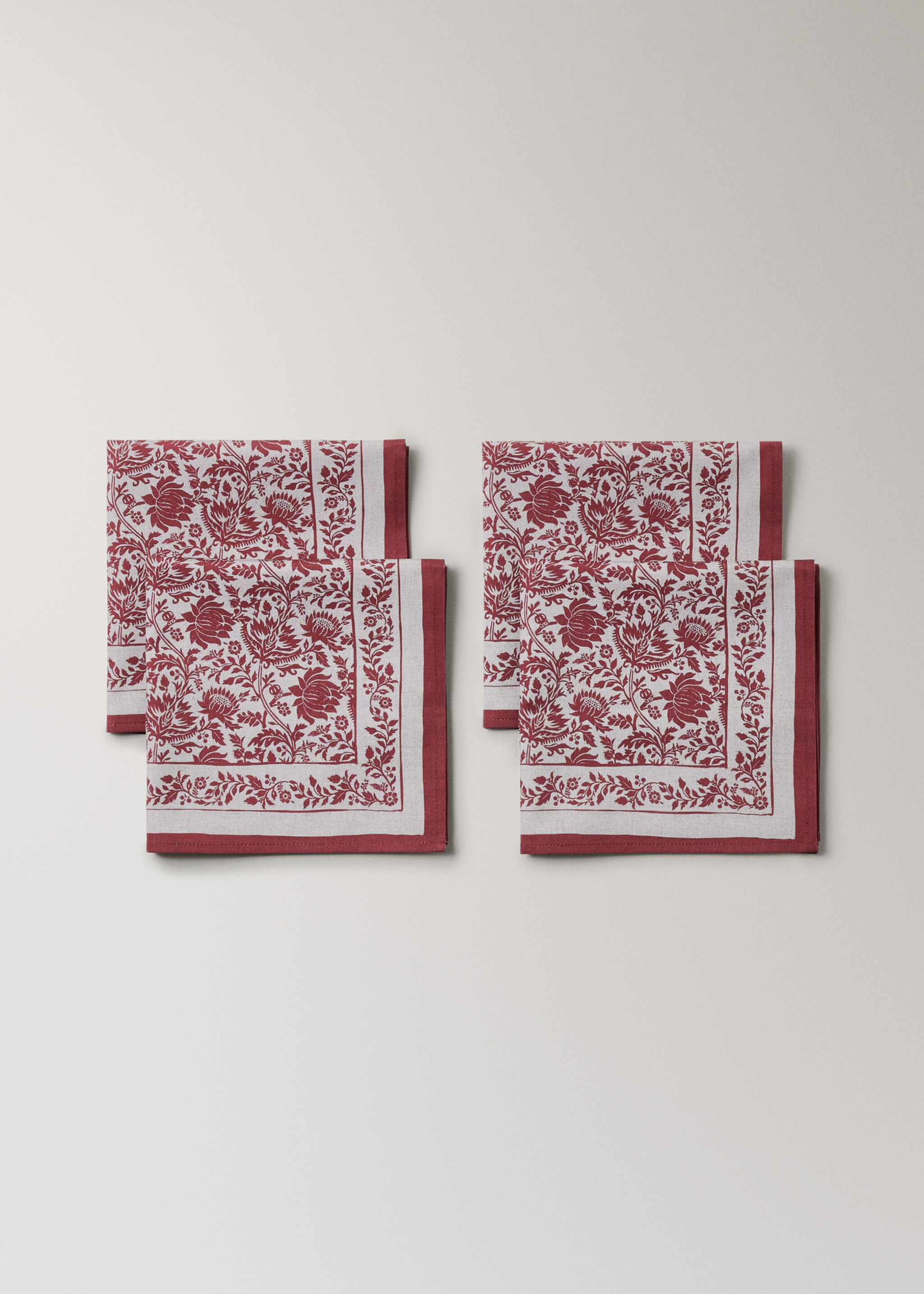 Serviettes de table en coton sergé uni - Détail de l'article 1, Rouge. Ref: 17037795-00.