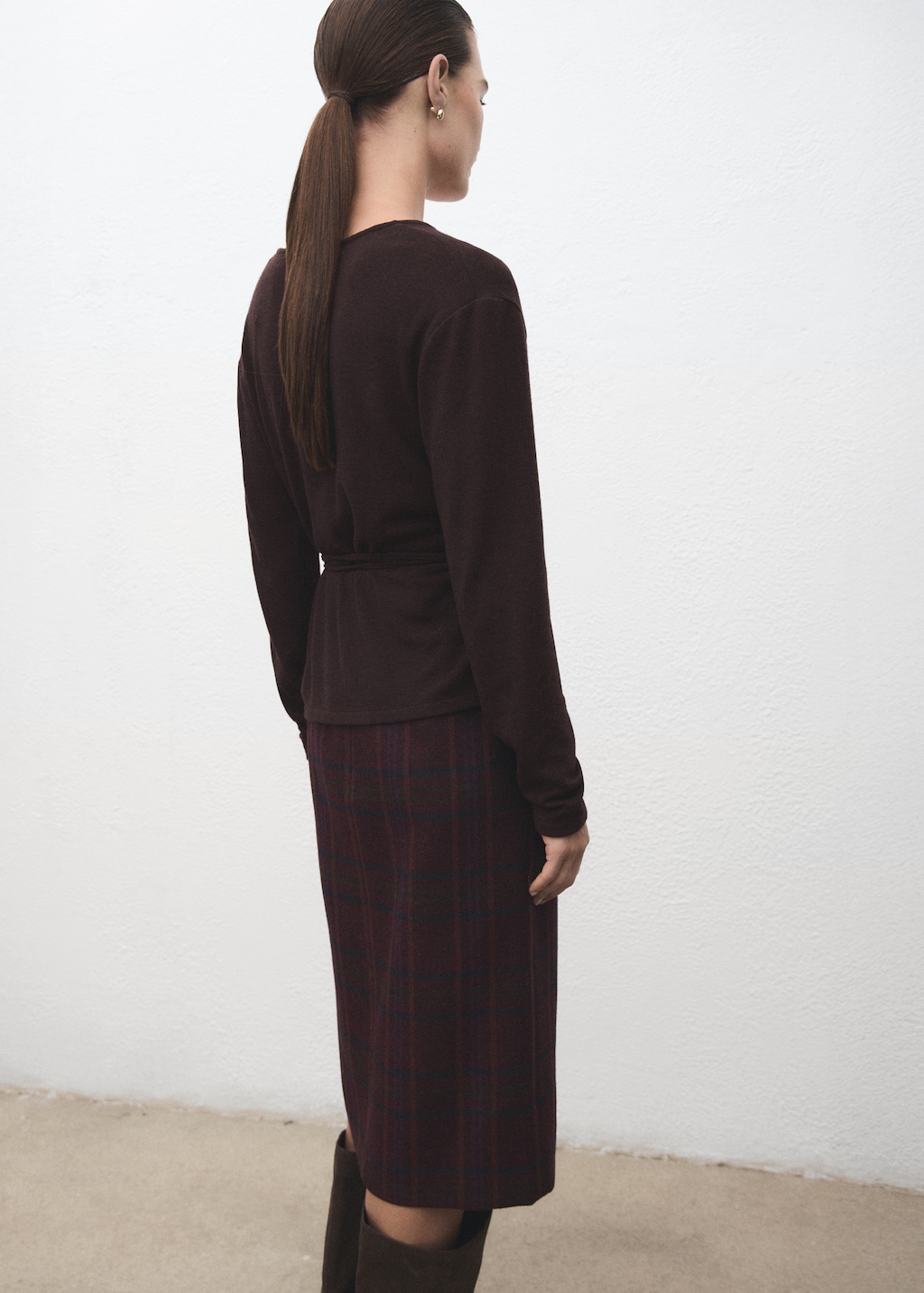 Knitted cardigan with bow