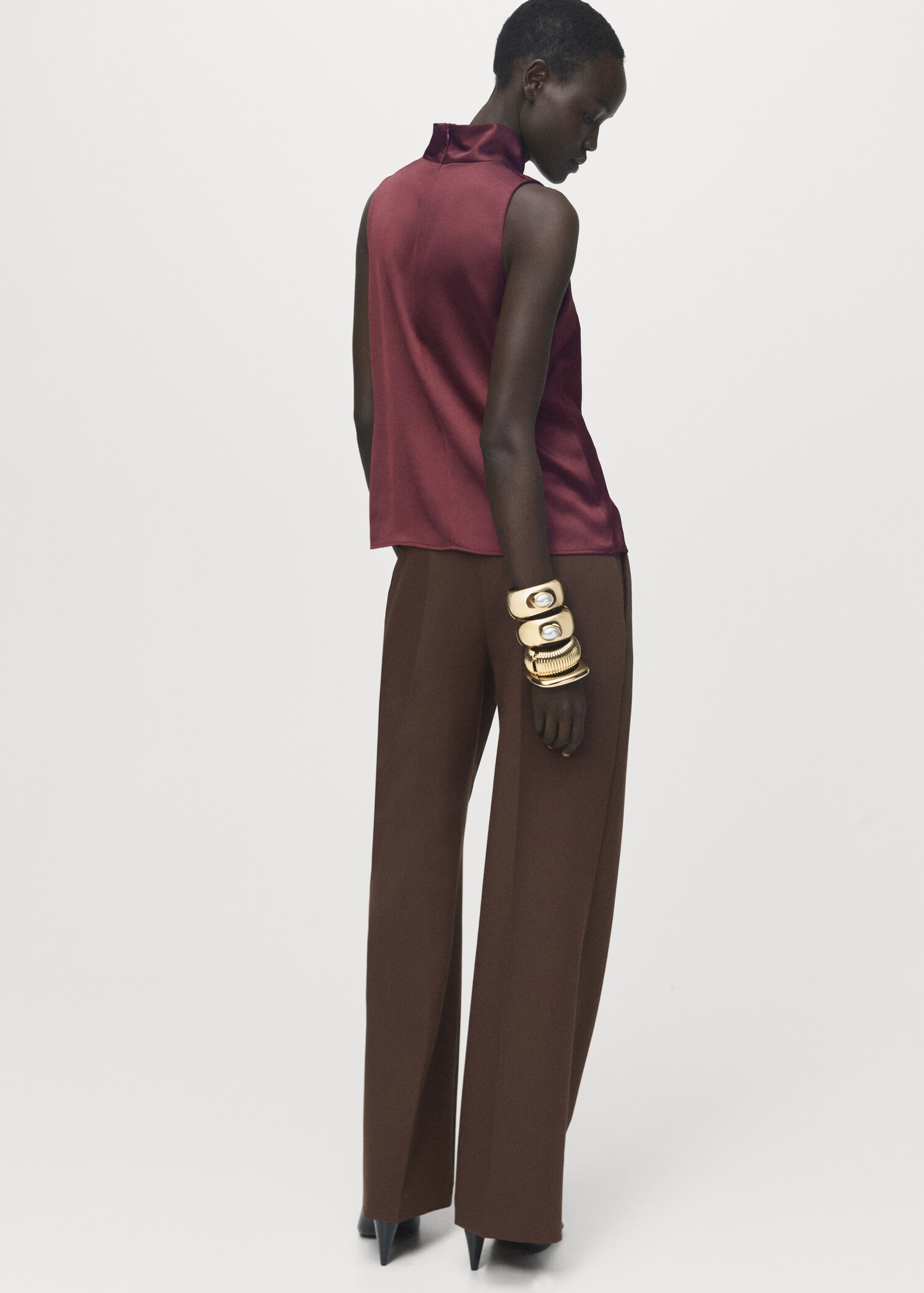 High collar satin blouse - Reverse of the article