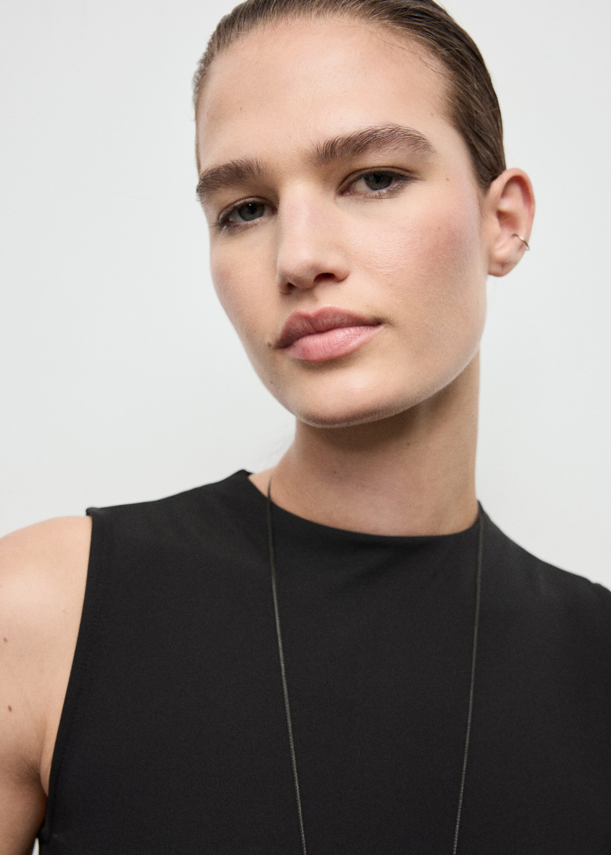 Pleated A-line dress - Details of the article 1, Black. Ref: 17037806-00.