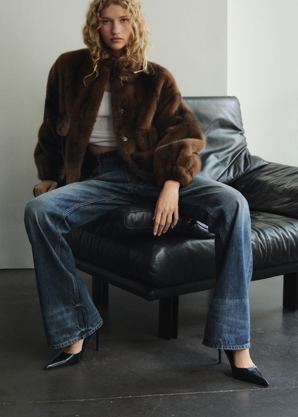 Mid-rise flared jeans