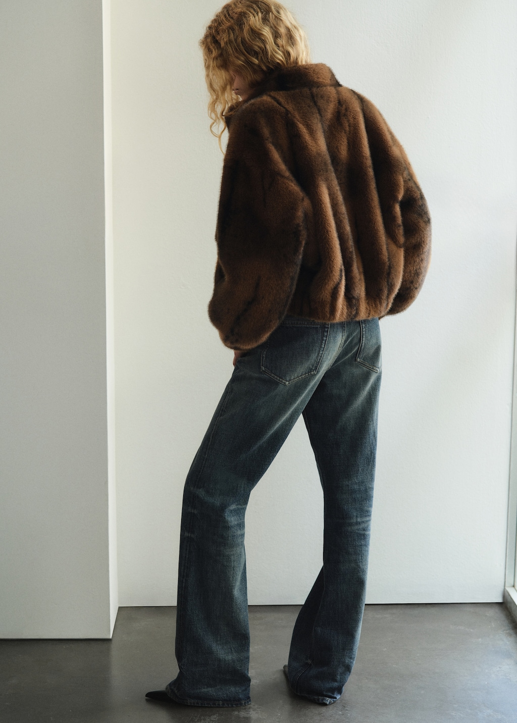 Mid-rise flared jeans