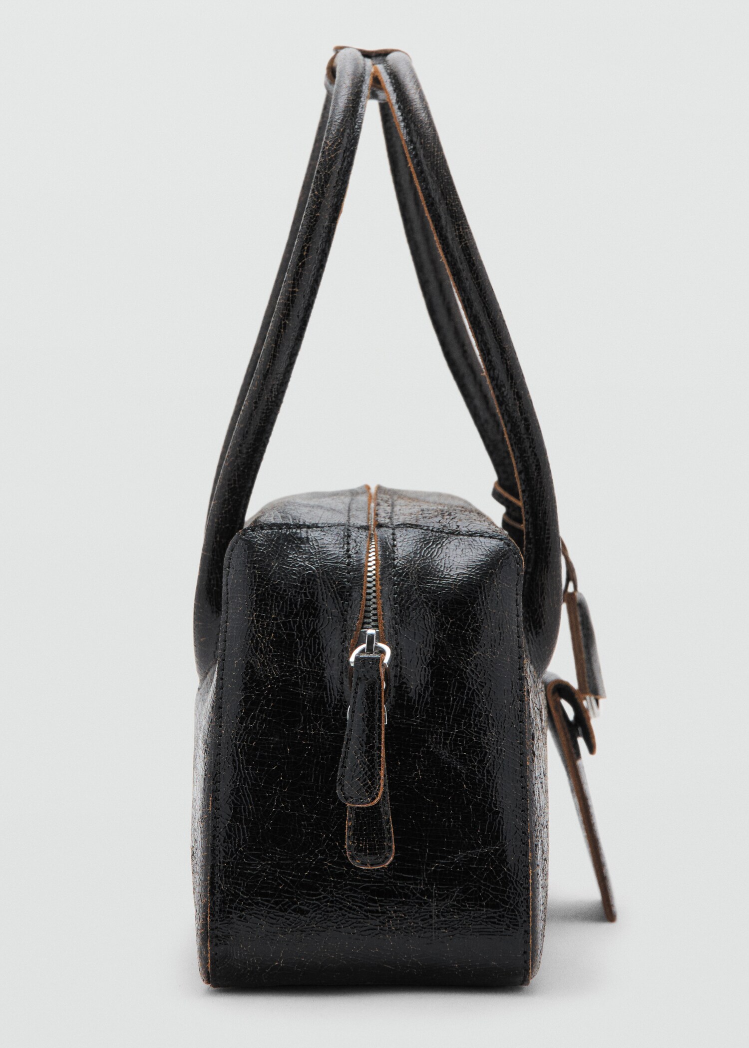 Schultertasche aus Leder mit Charms - Detail des Artikels 2