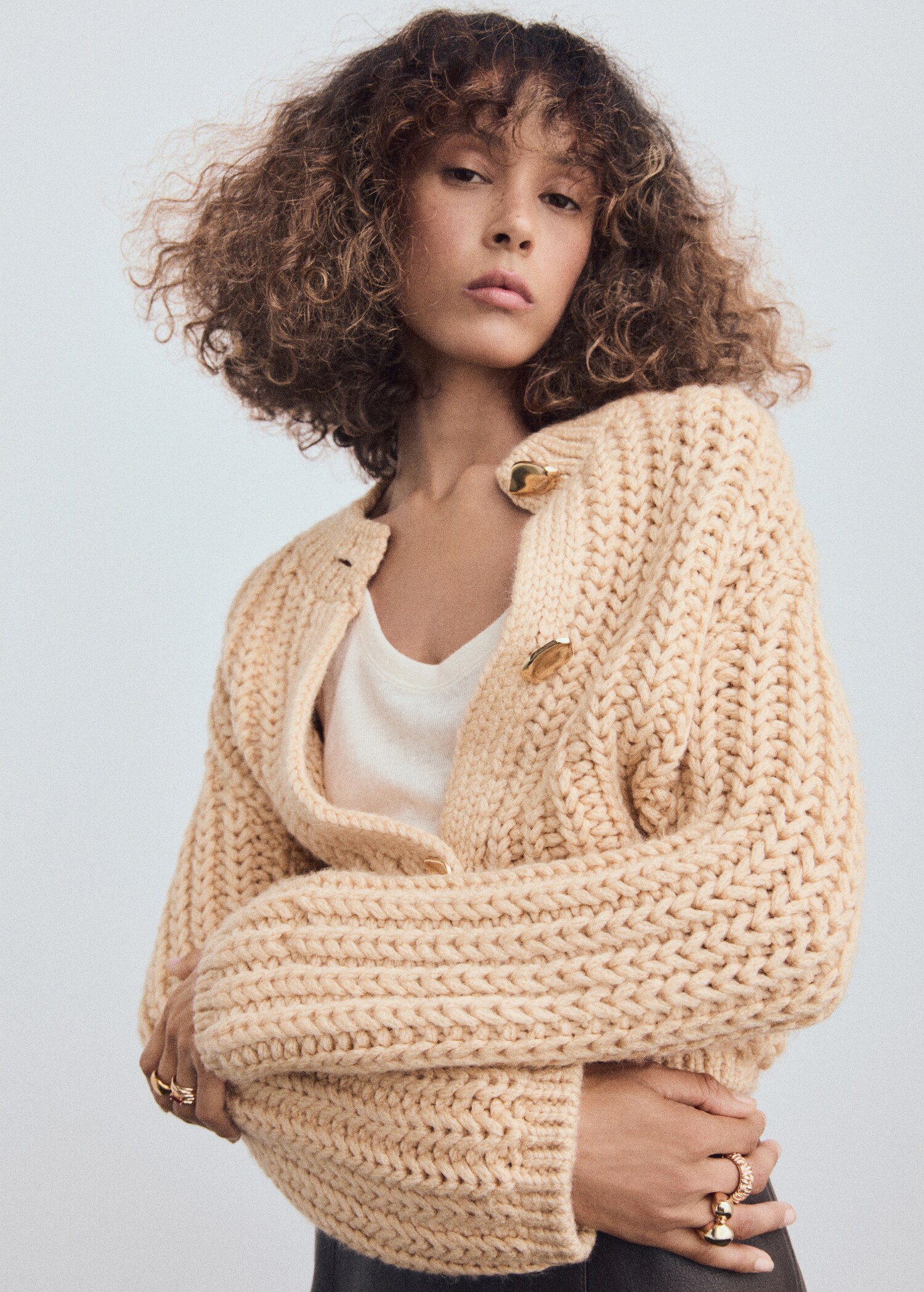 Chunky-knit cardigan with jewel buttons - Medium plane