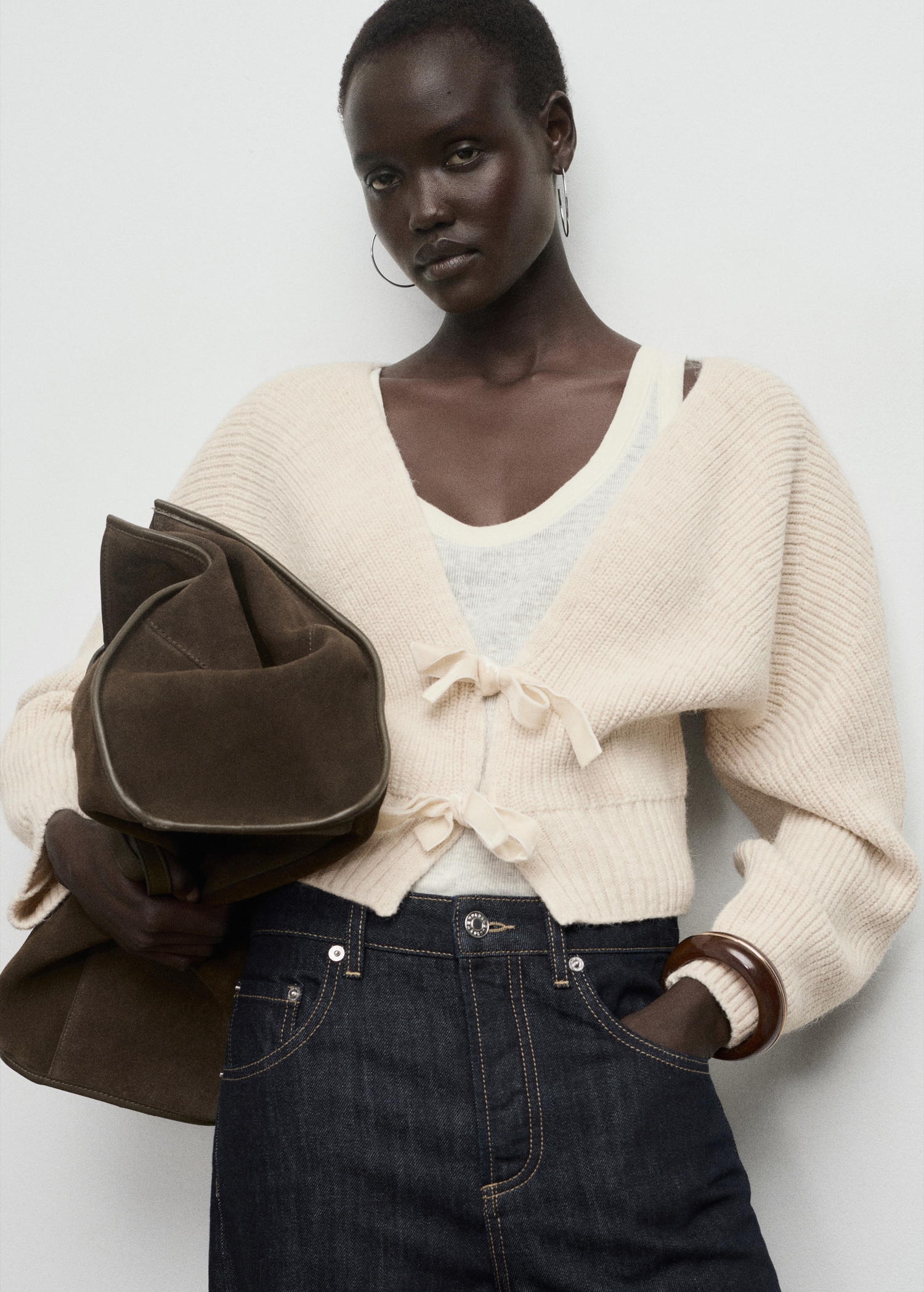 V-neck cardigan with bows - Medium plane