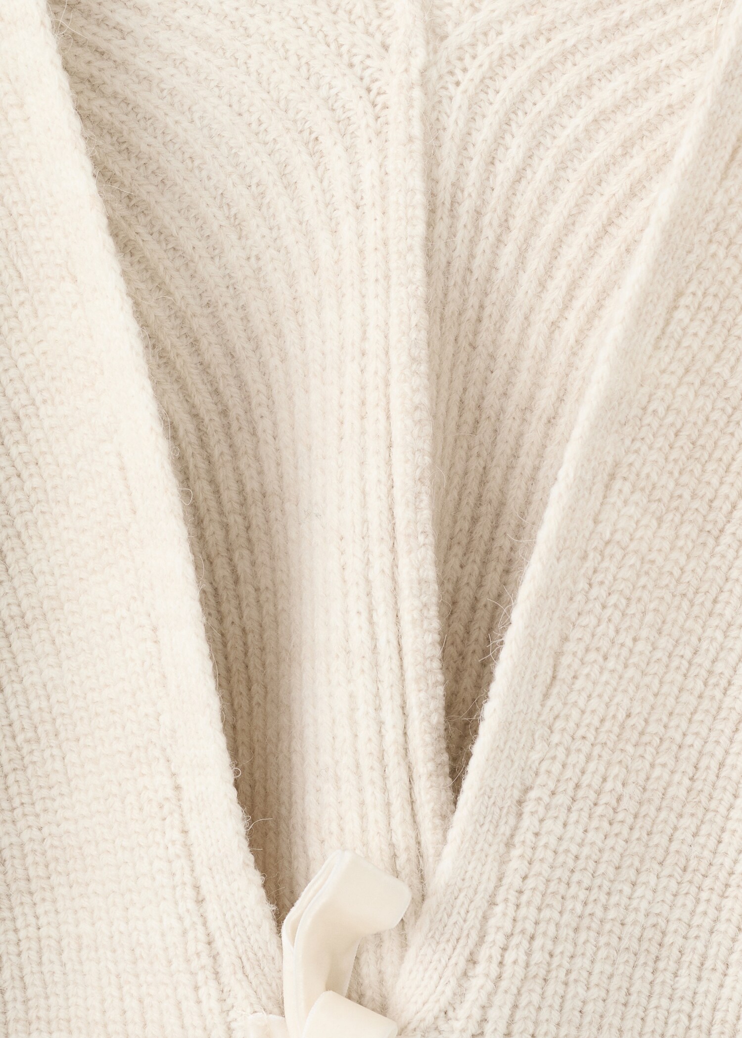 V-neck cardigan with bows - Details of the article 8