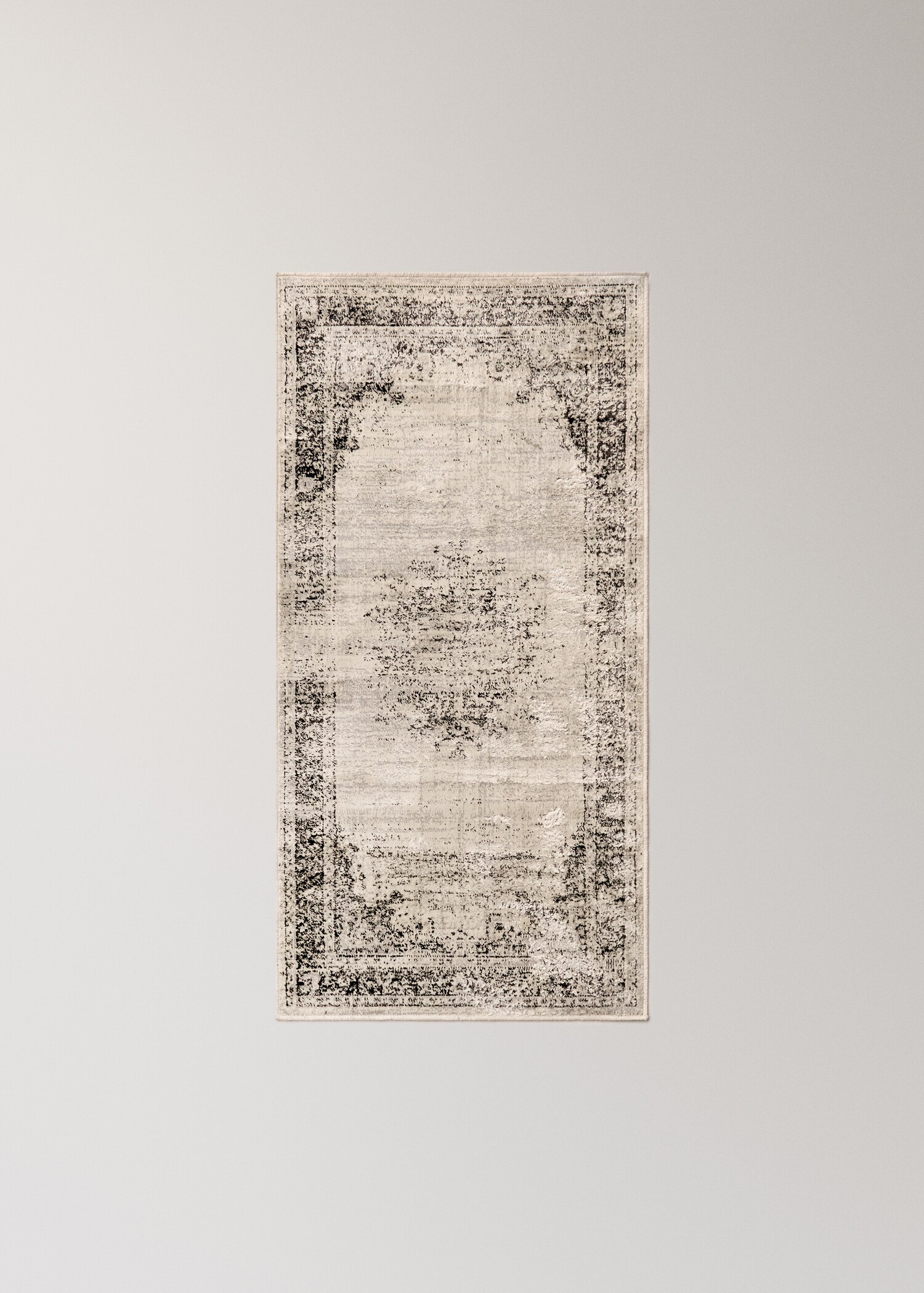 Vintage-effect rug - Article without model