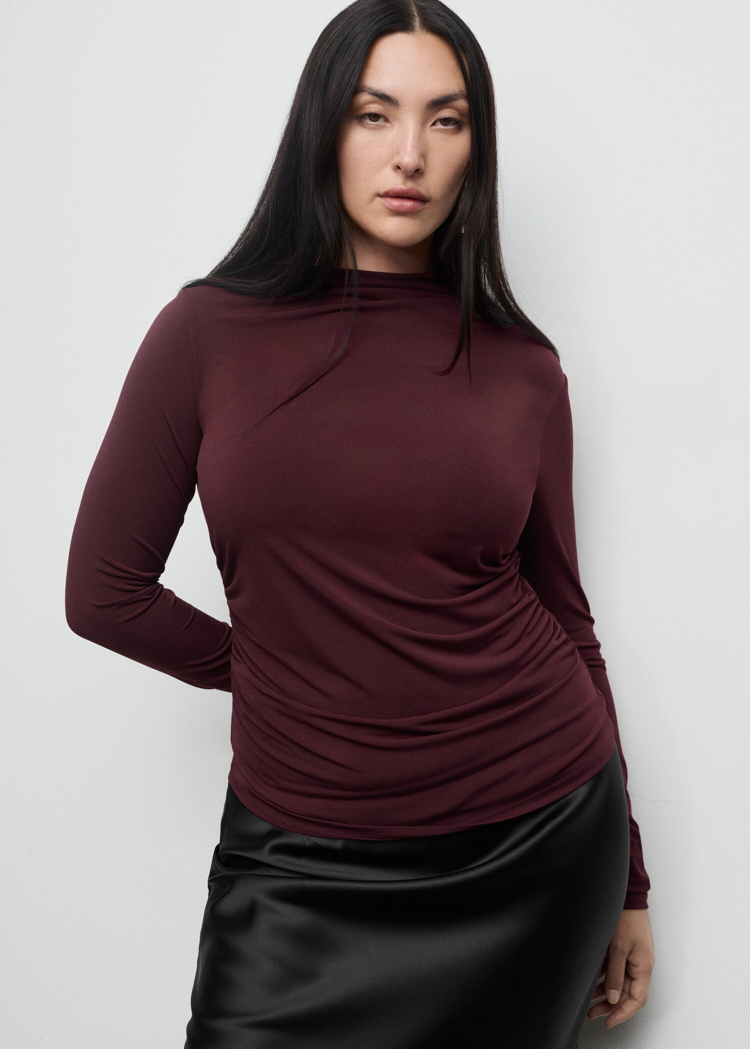 Draped fitted t-shirt - Details of the article 5