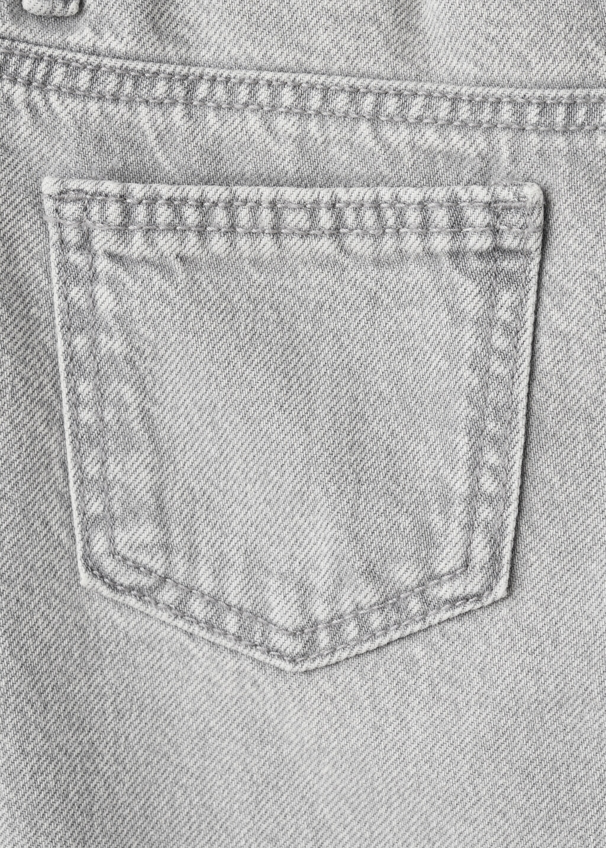 Jean droit bas à revers - Détail de l'article 0, Gris clair denim. Ref: 17037892-00.