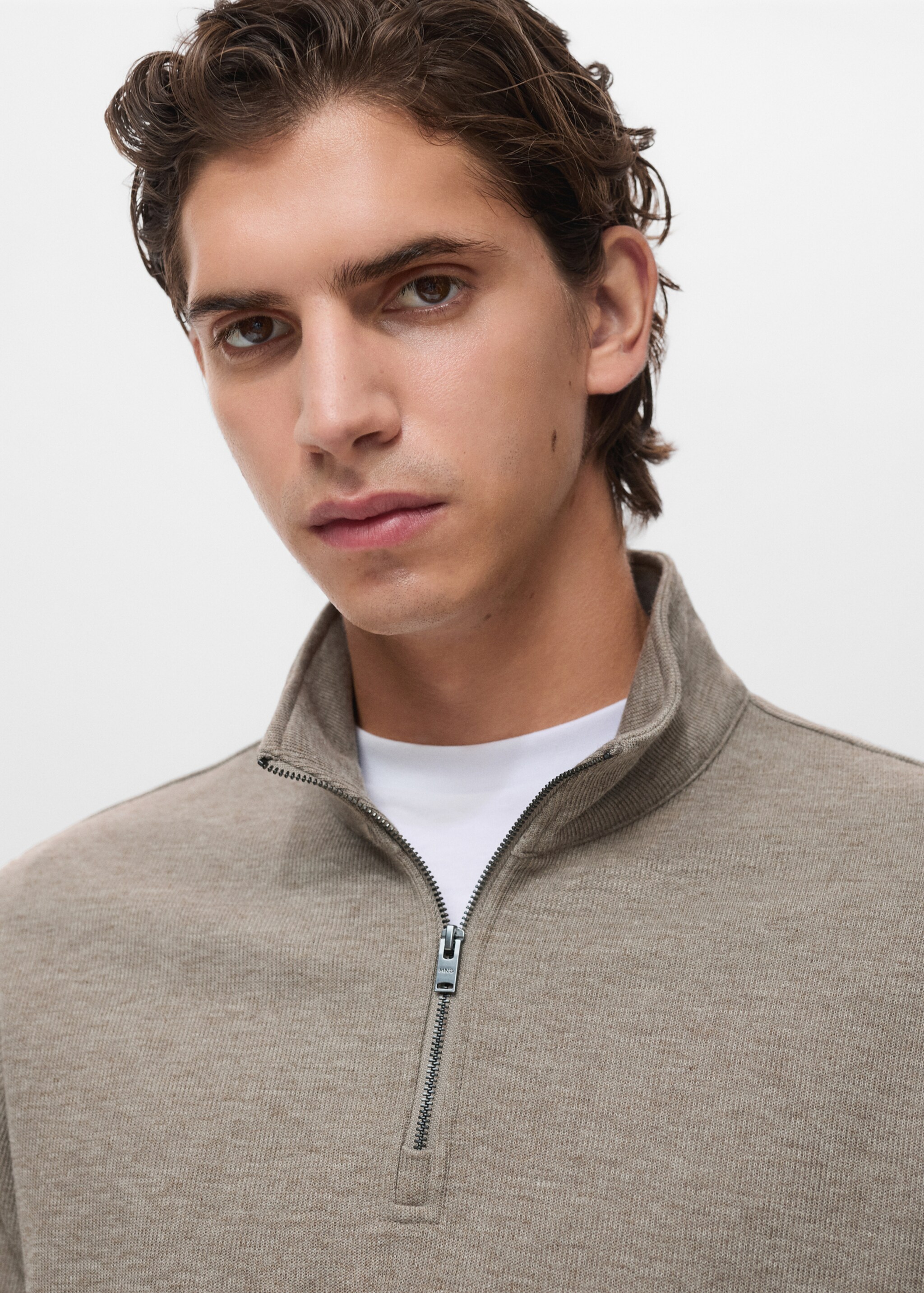Sweat zip coupe normale - Détail de l'article 1, Sable. Ref: 17037898-00.