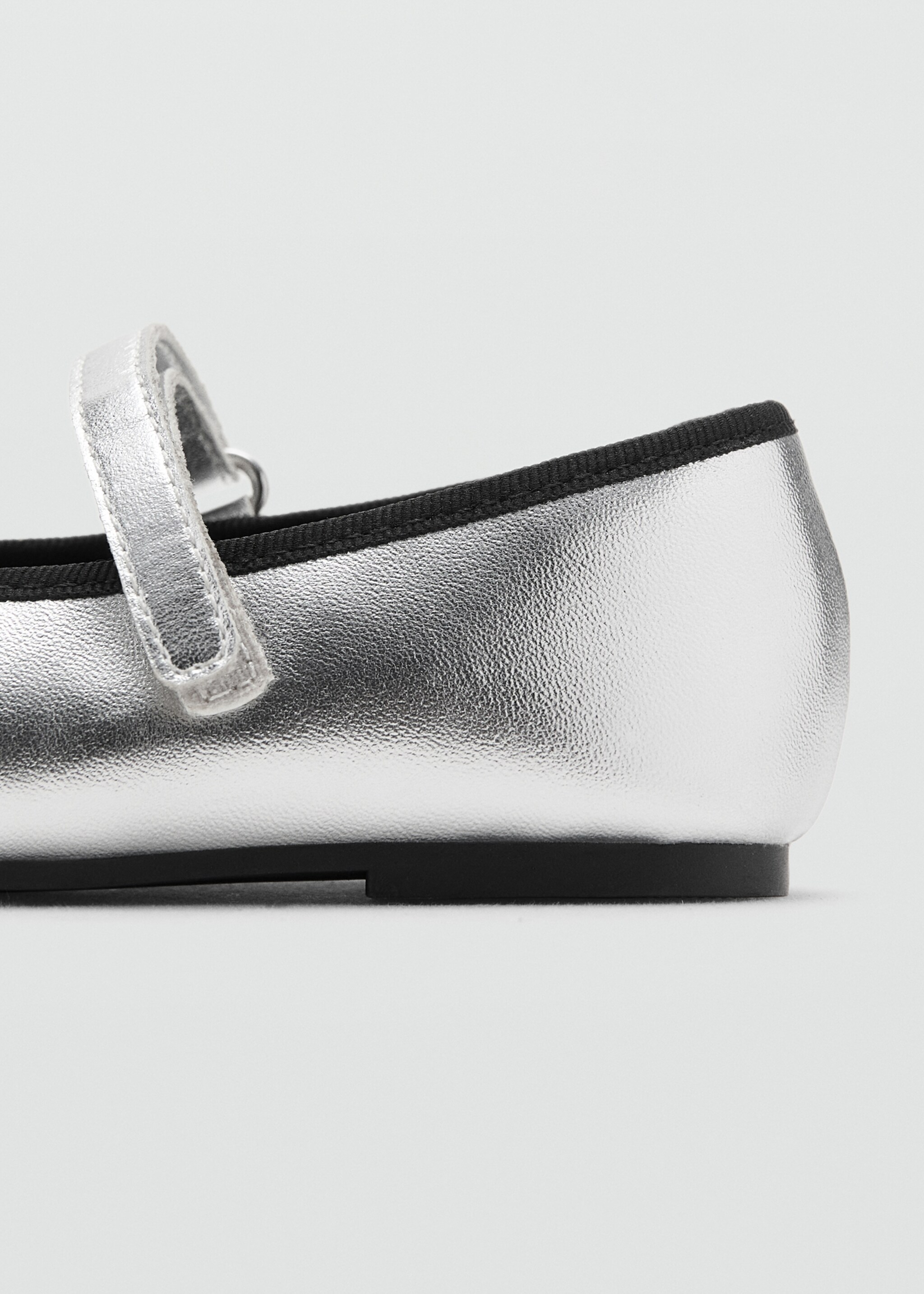 Metallic ballerina bow - Details of the article 1, Silver. Ref: 17037901-00.