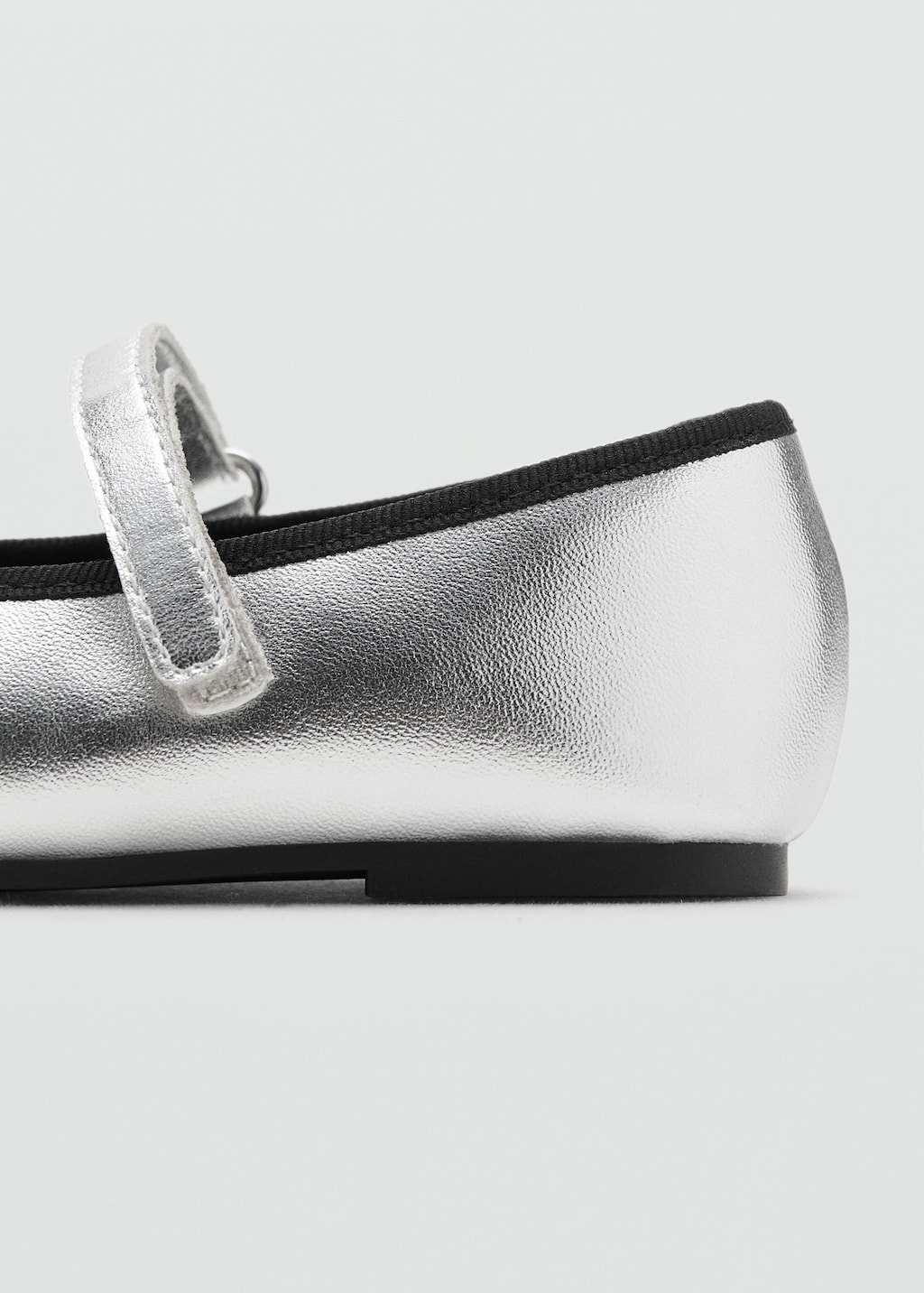 Metallic ballerina bow